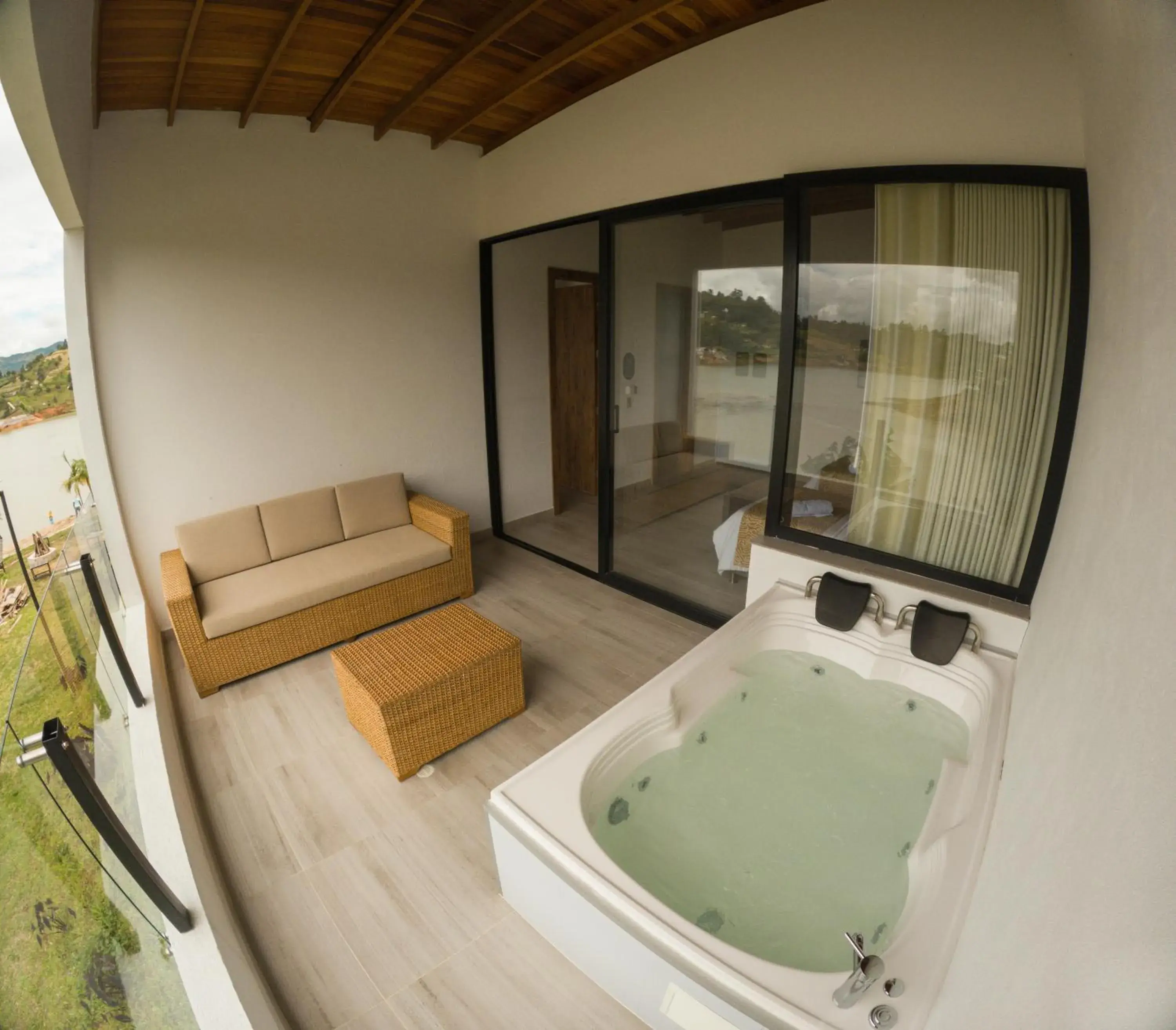 Triple Room with Bath in Viajero Guatapé Hostel & Lake Club Triple Room with Bath in Viajero Guatapé Hostel & Lake Club