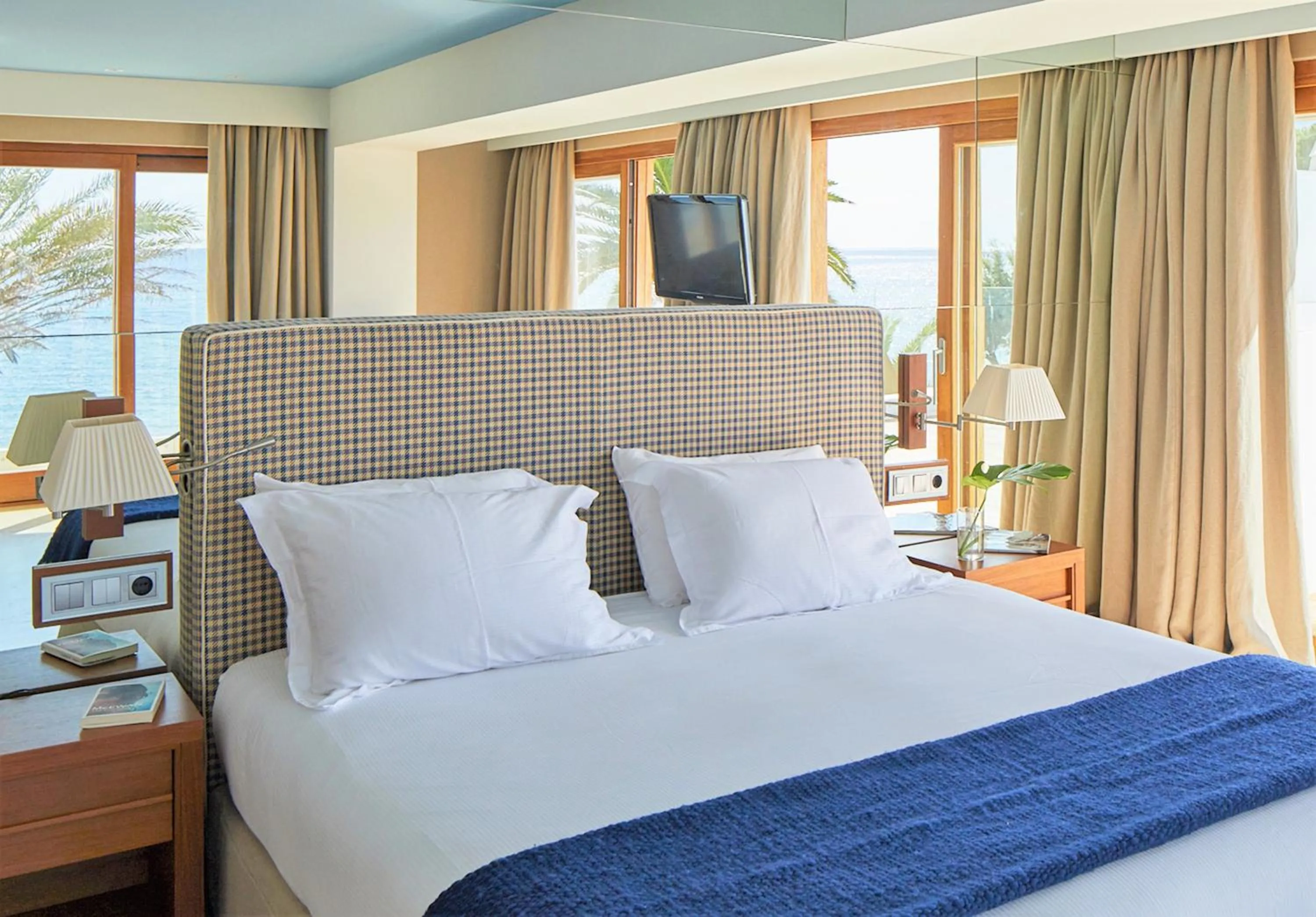 Bedroom, Bed in Gecko Hotel & Beach Club