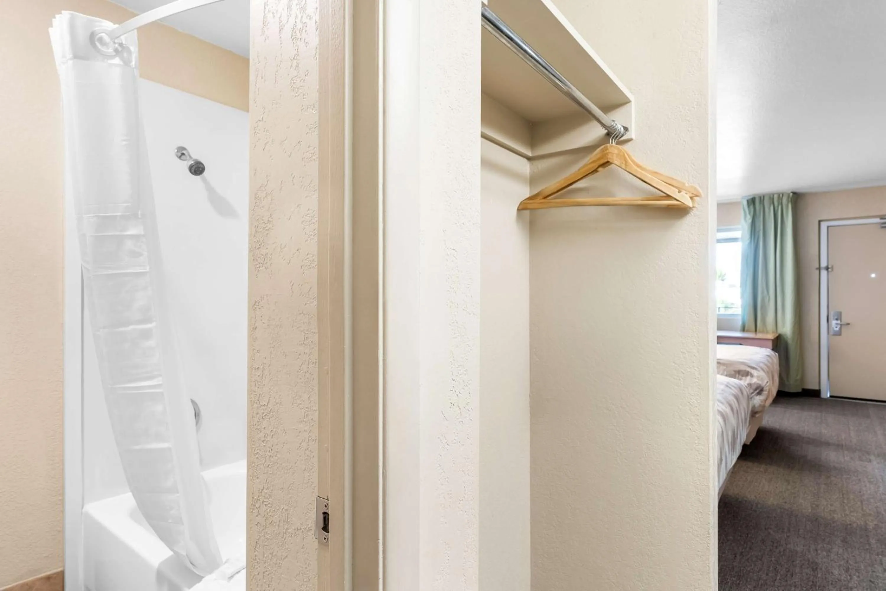 Bathroom in Americas Best Value Inn Yakima