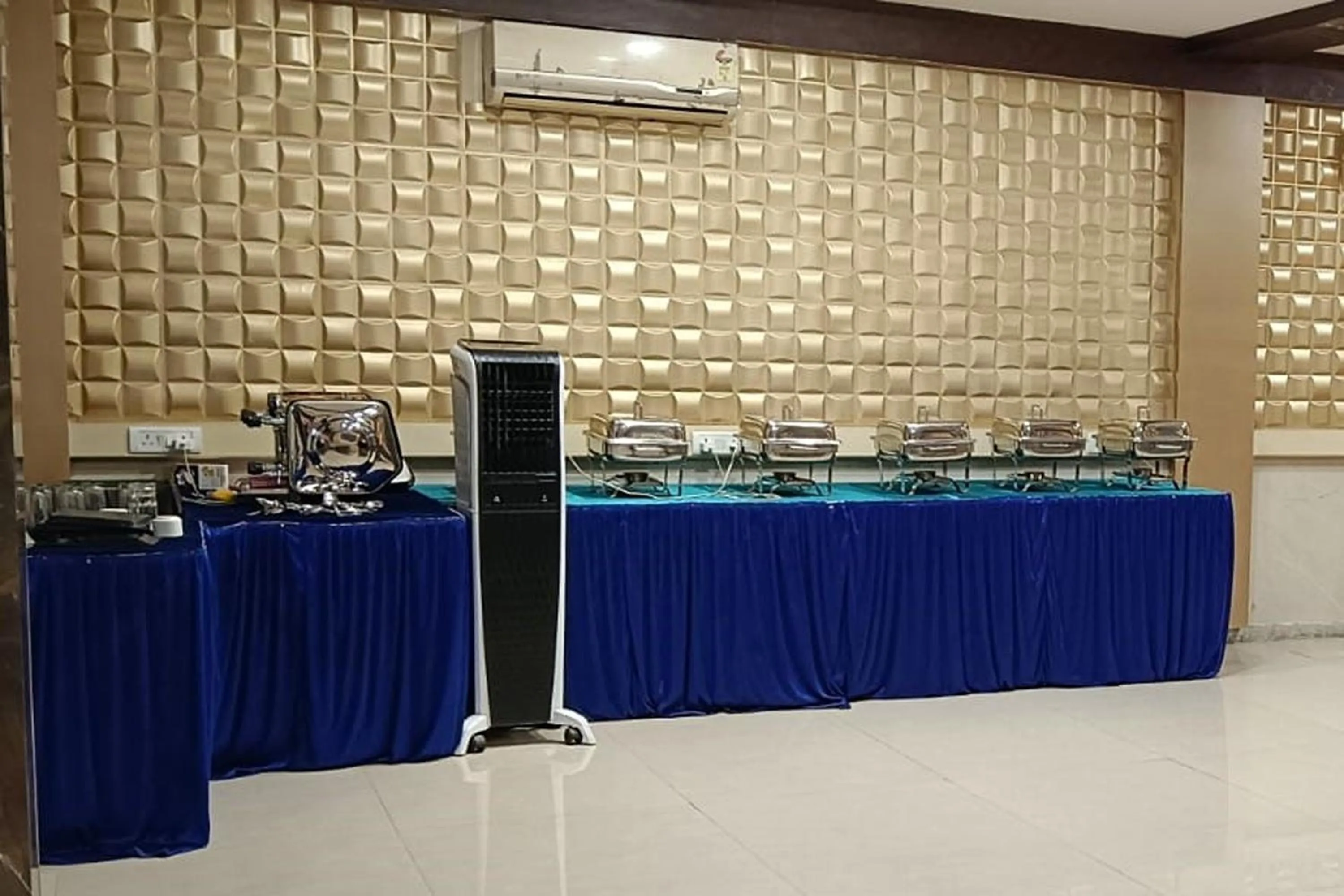 Restaurant/places to eat in Hotel Shree Kanta