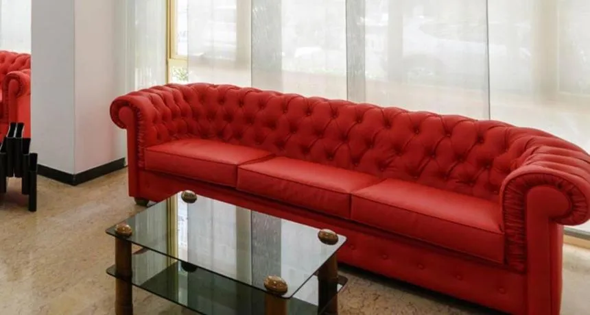 Hotel ARENA con Piscina