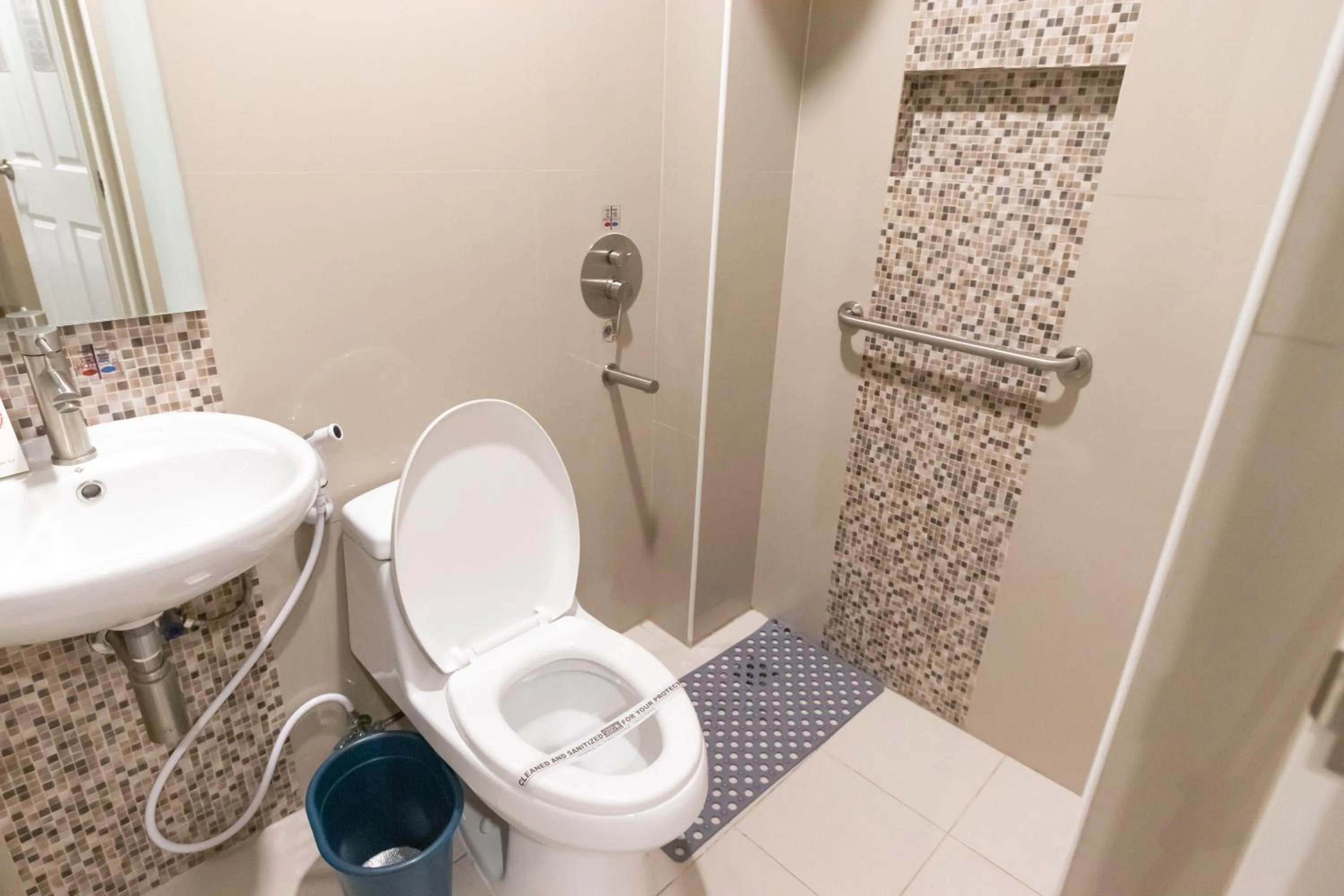 Bathroom in Hotel Sogo Fairview