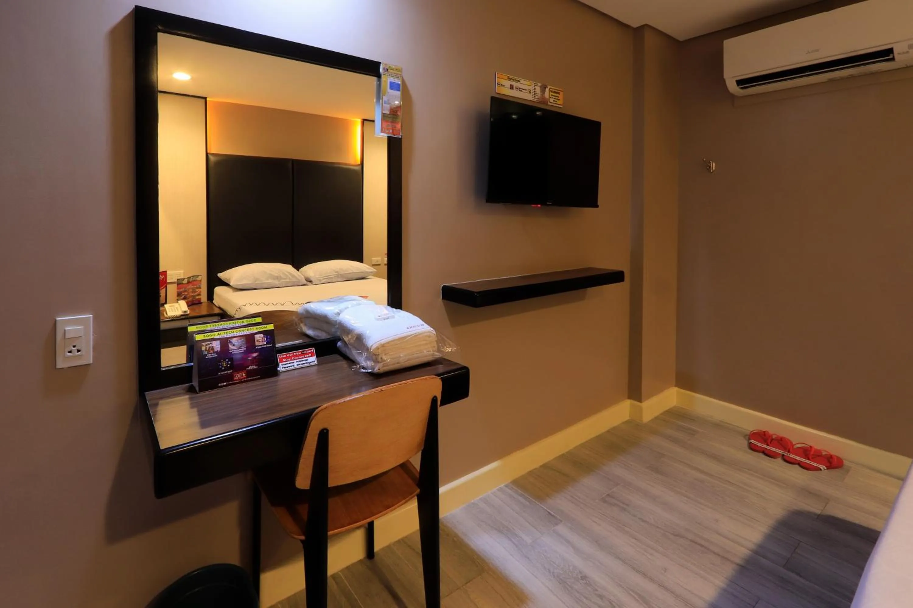 Bedroom, Bed in Hotel Sogo Fairview