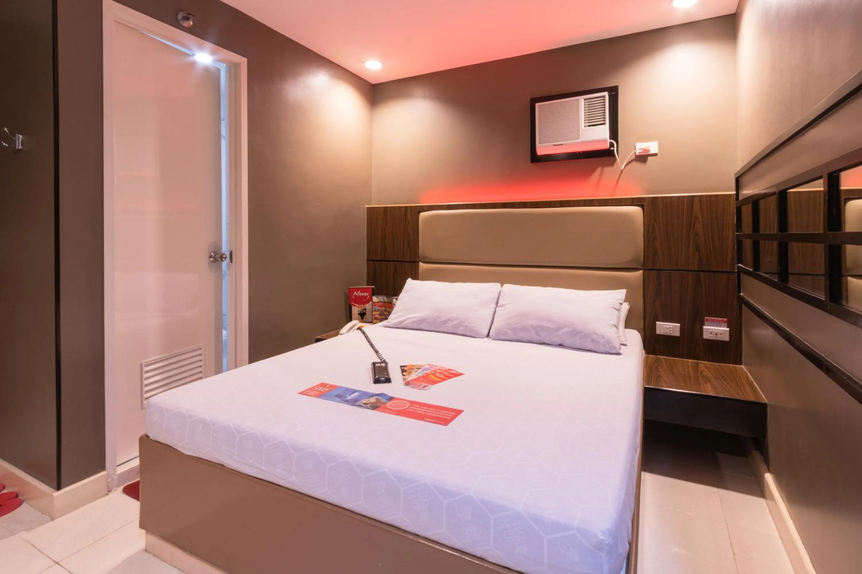 Bedroom, Bed in Hotel Sogo Santa Mesa