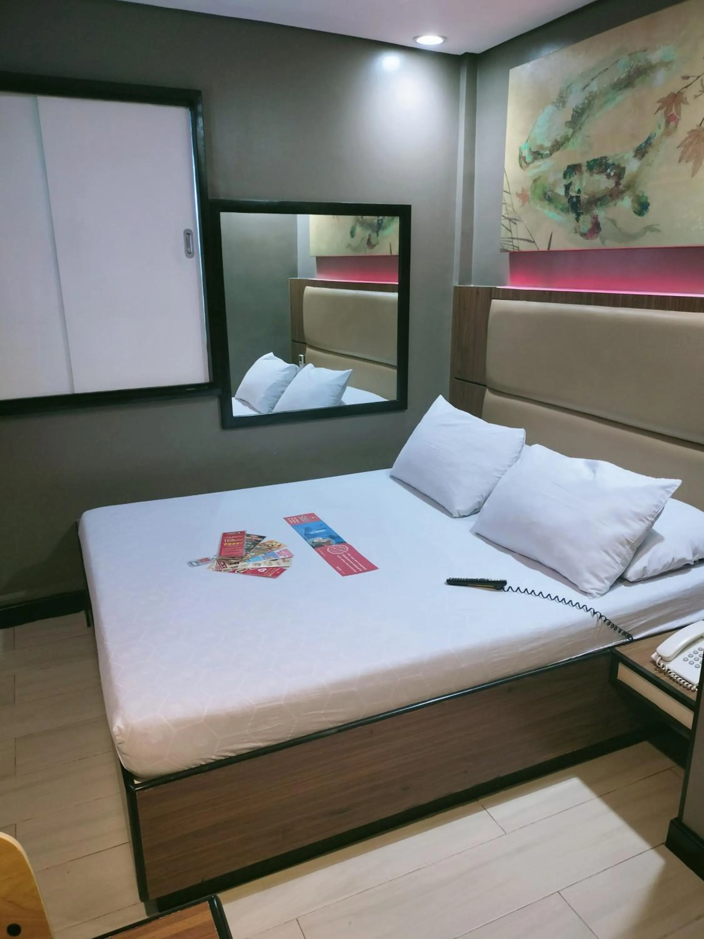 Bedroom, Bed in Hotel Sogo Edsa Taft