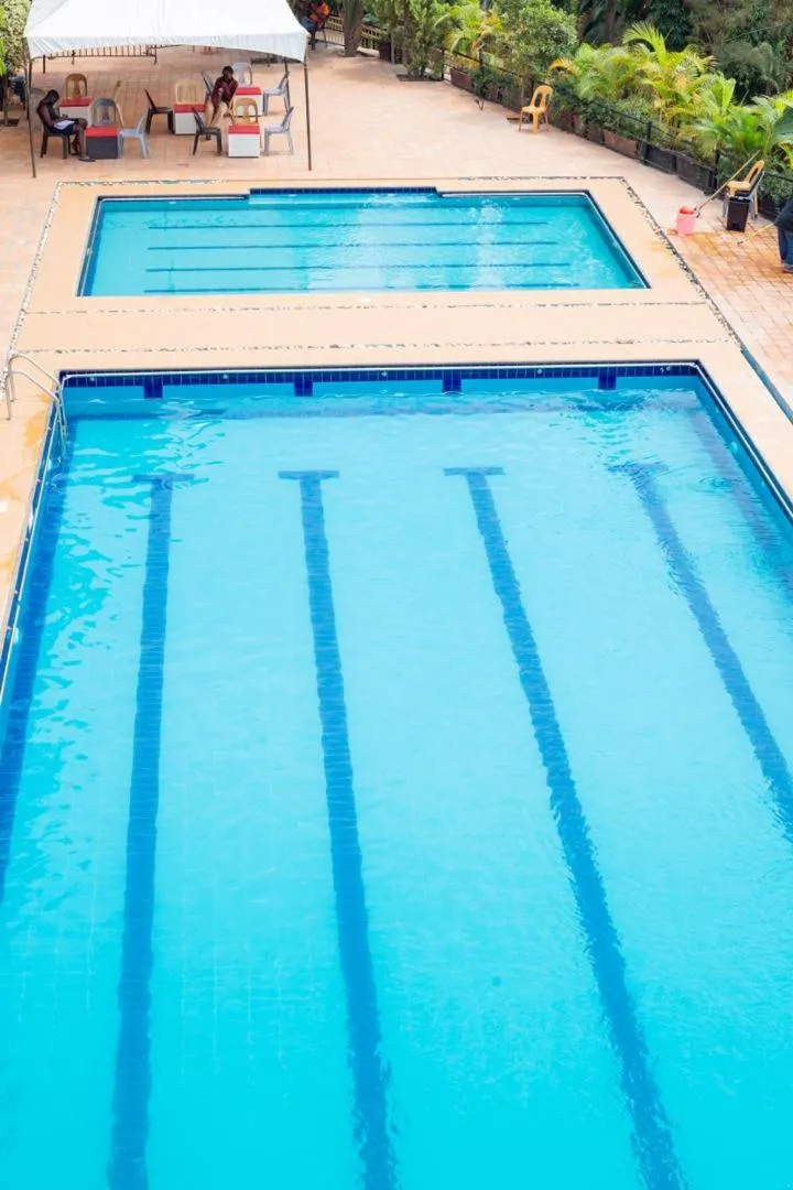  in Georgina Gardens Hotel