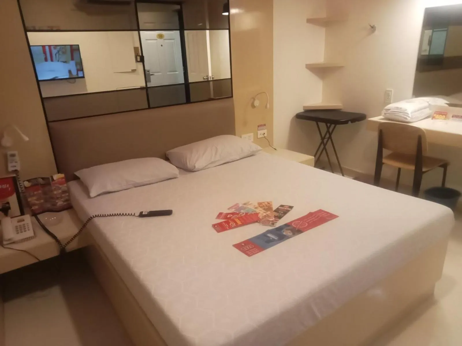 Bed in Hotel Sogo Pasay Wood Street