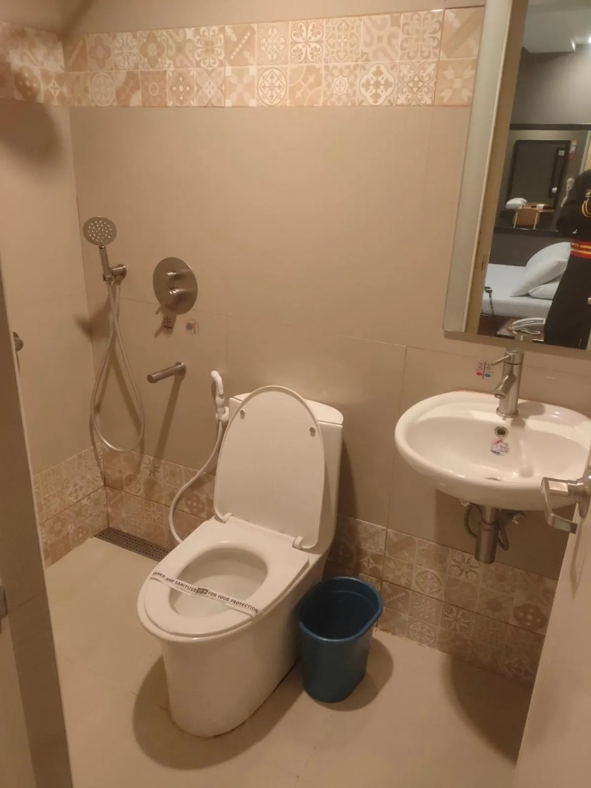 Bathroom in Hotel Sogo Macapagal