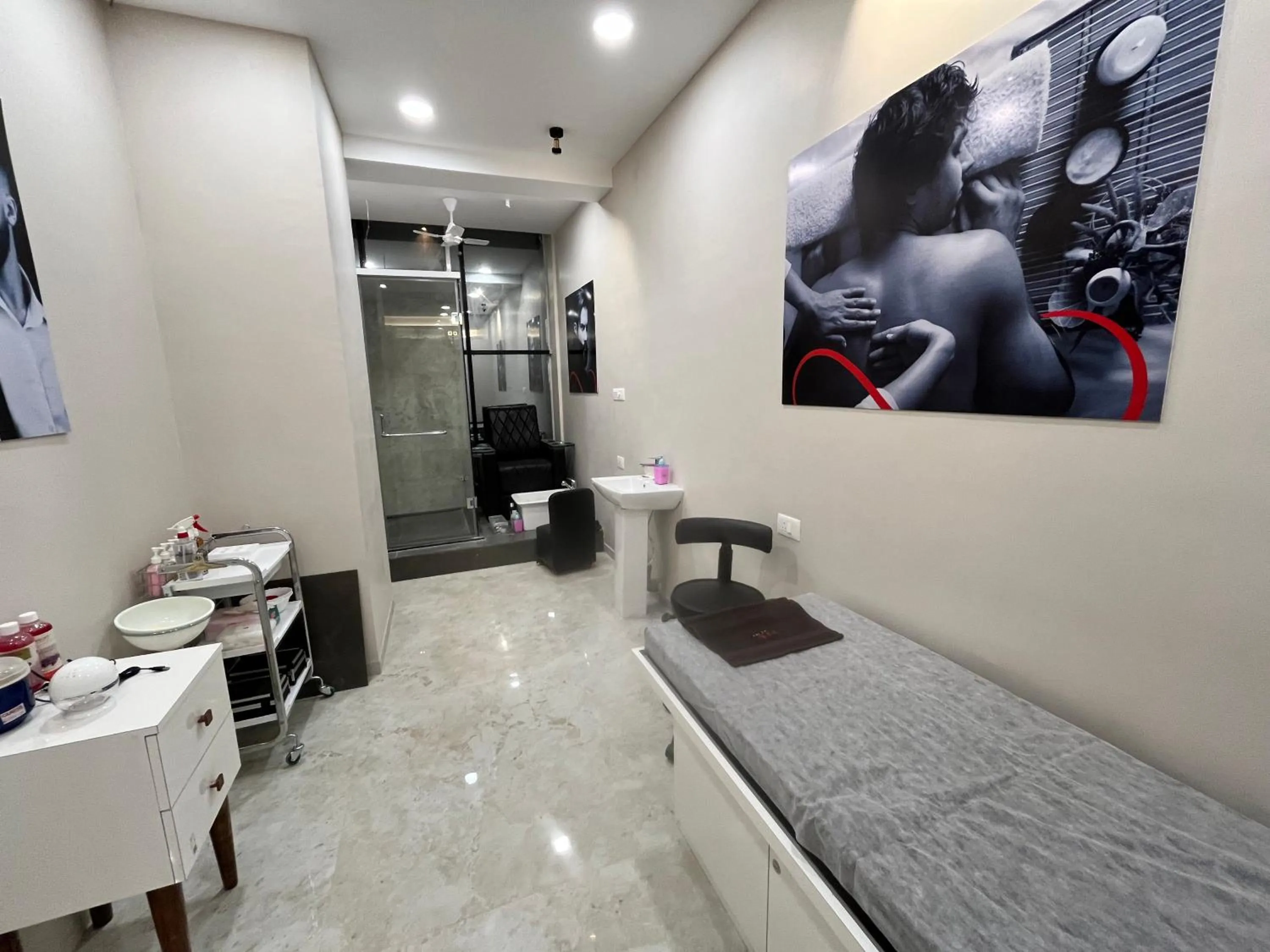 Spa and wellness centre/facilities, Bed in VITS Satyajeet Karad