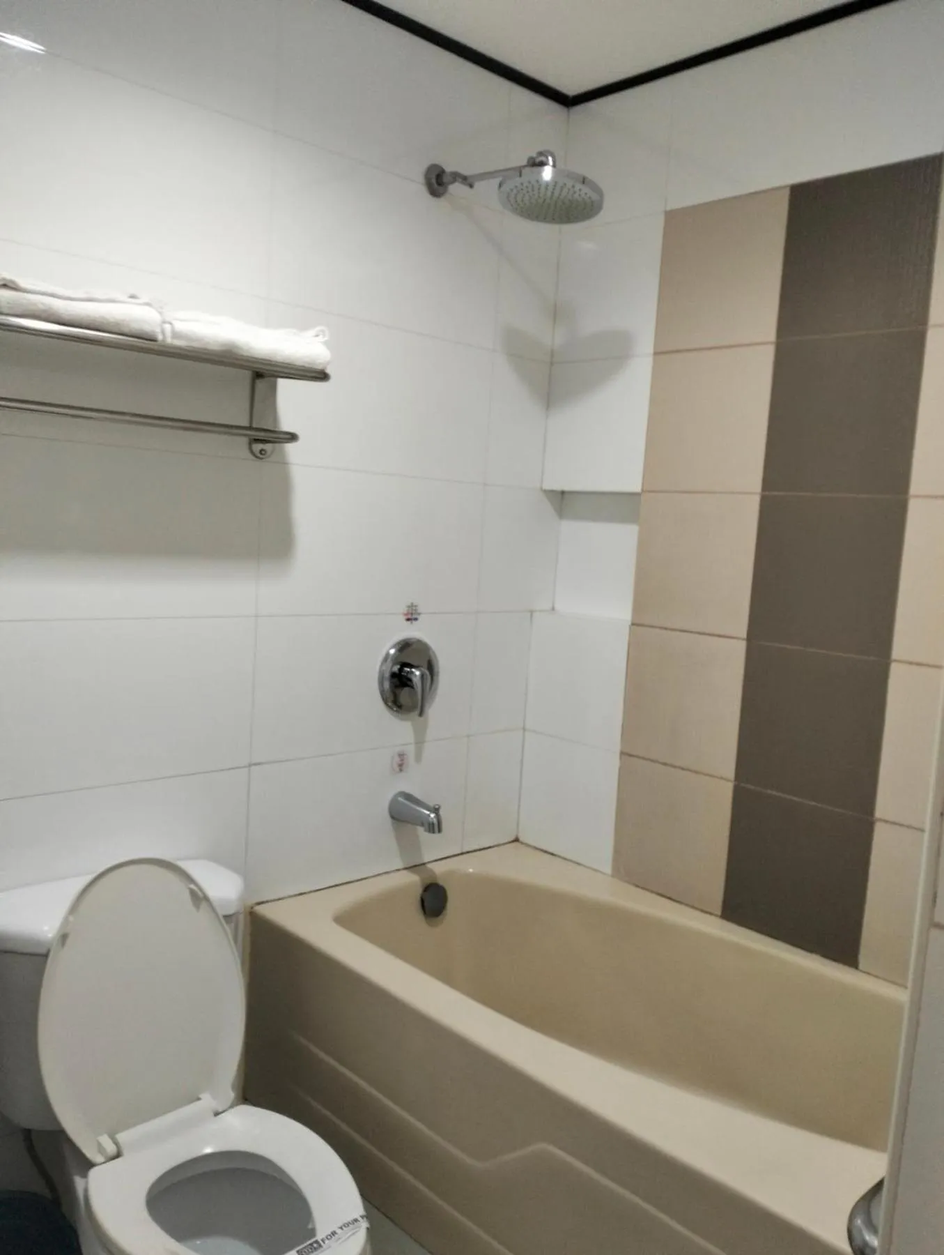 Bathroom in Hotel Sogo Roxas Blvd