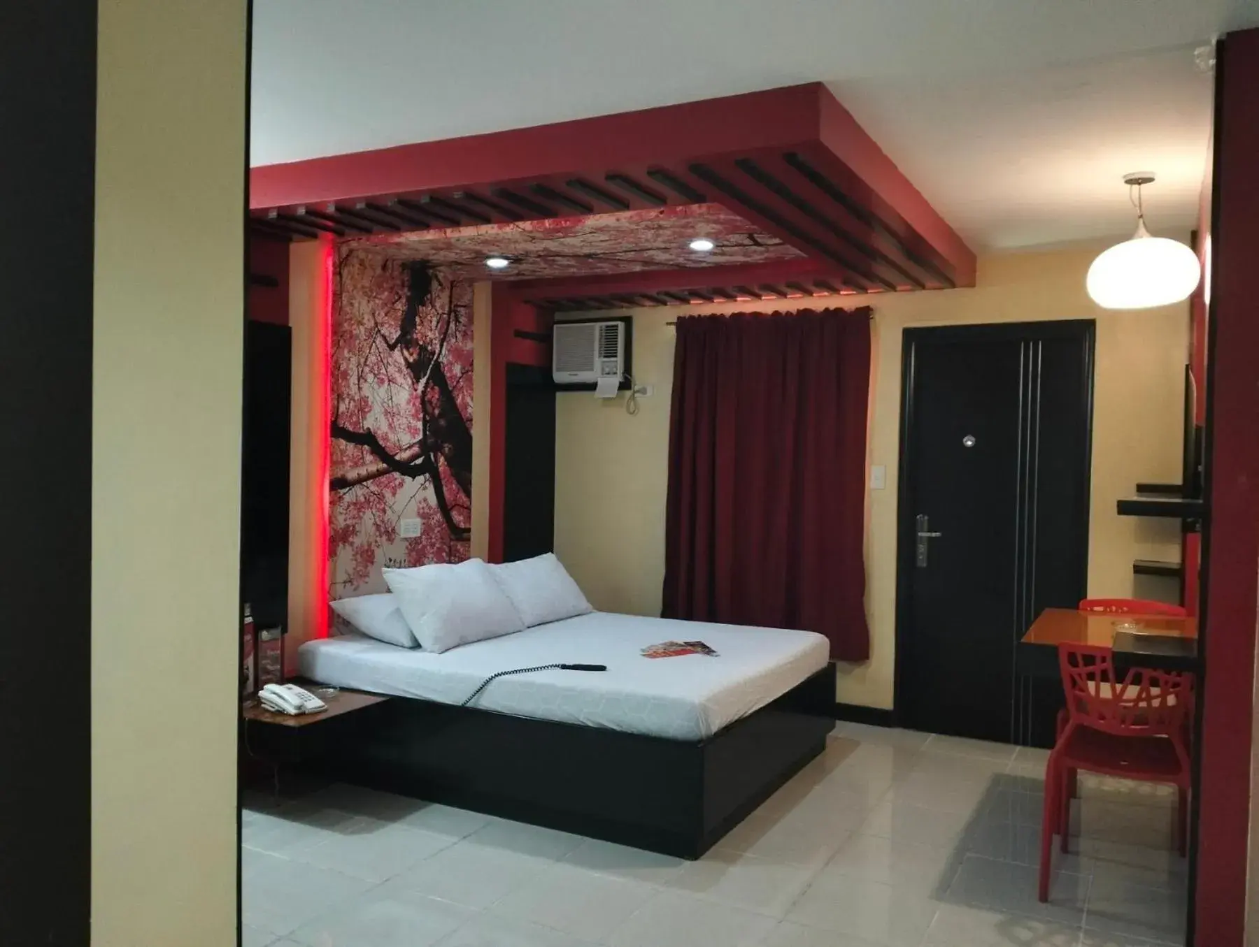 Bed in Hotel Sogo Roxas Blvd Bed in Hotel Sogo Roxas Blvd