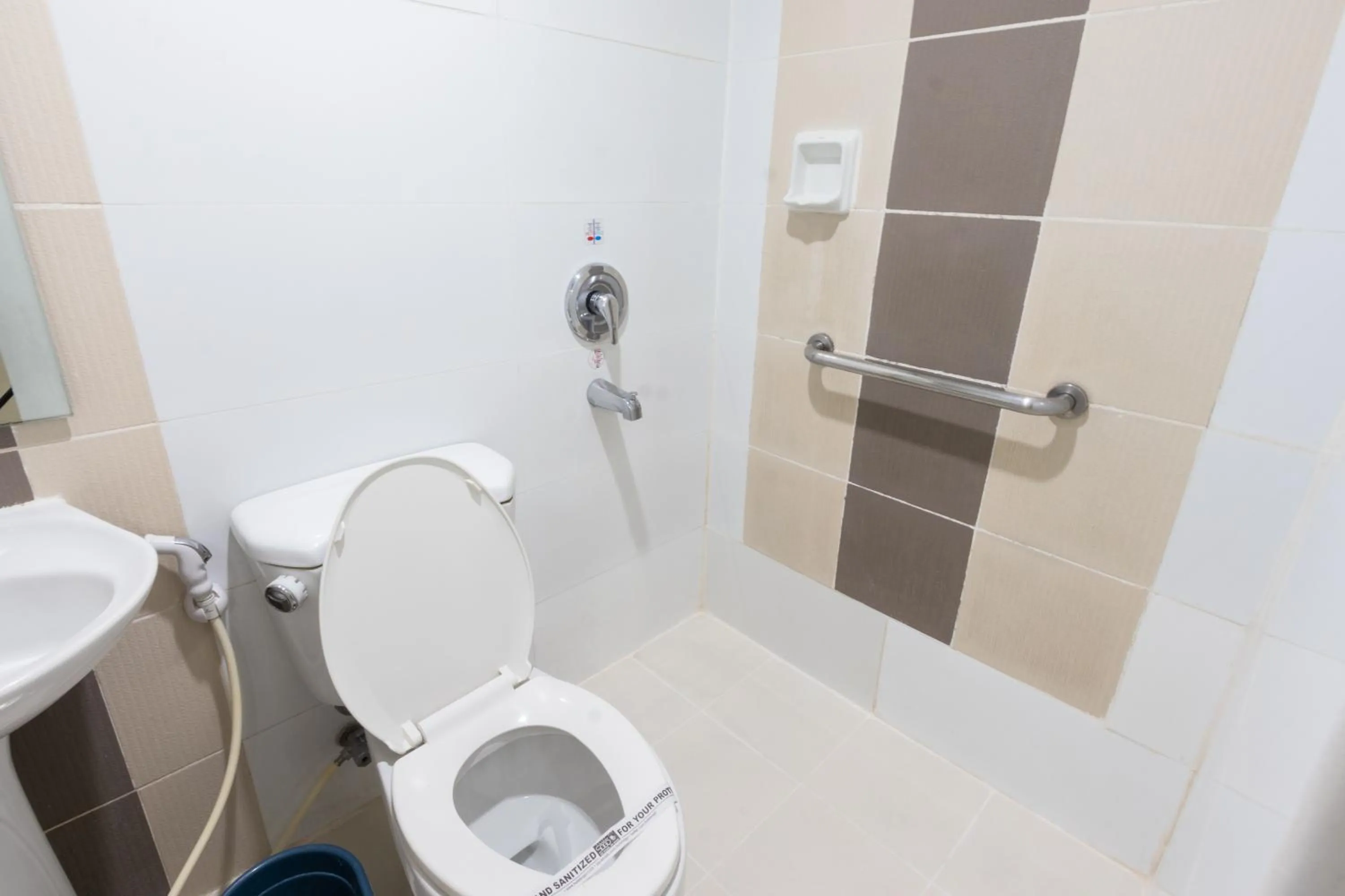 Bathroom in Hotel Sogo Yabut