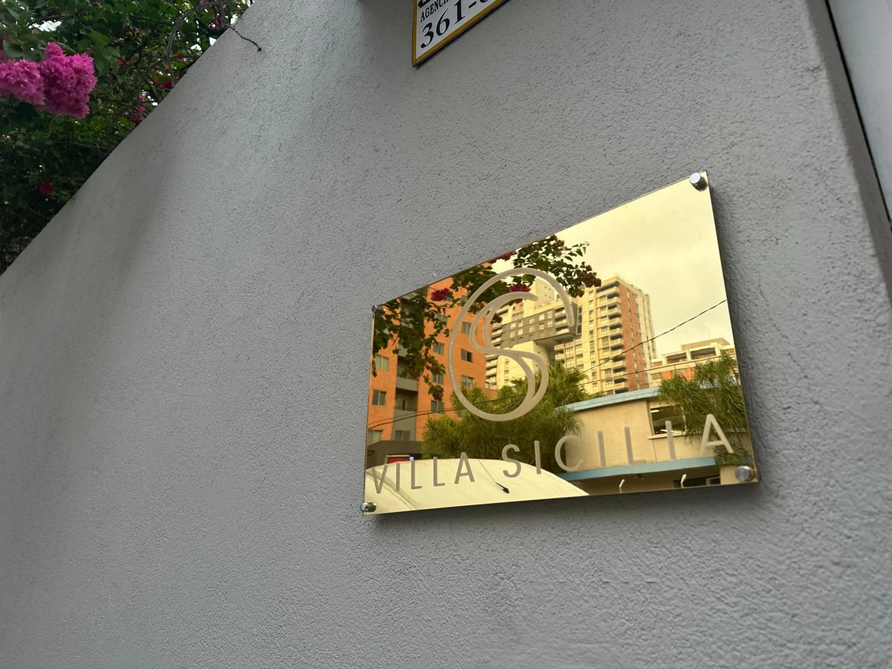 Property building in Villa Sicilia