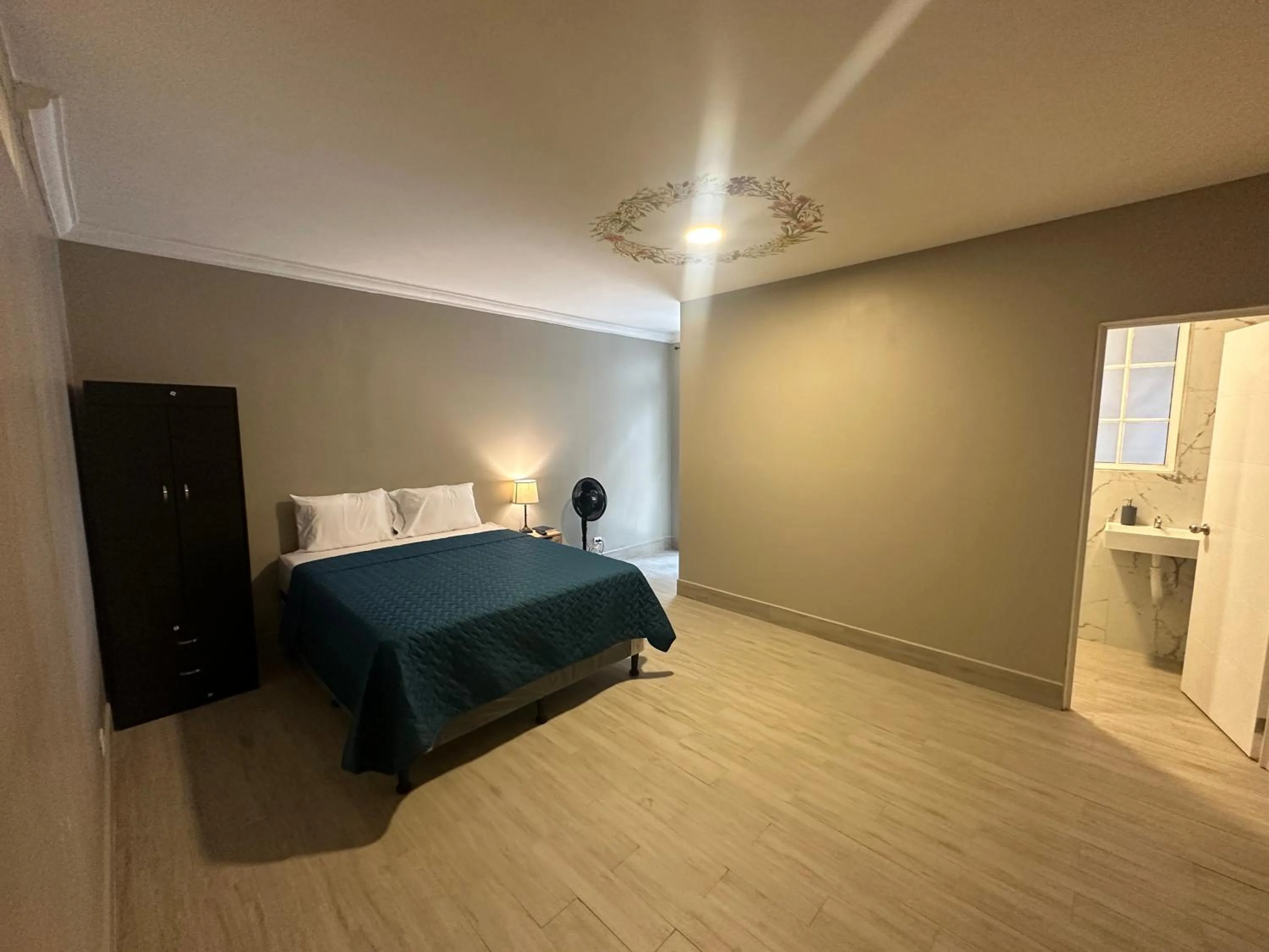 Photo of the whole room, Bed in Villa Sicilia