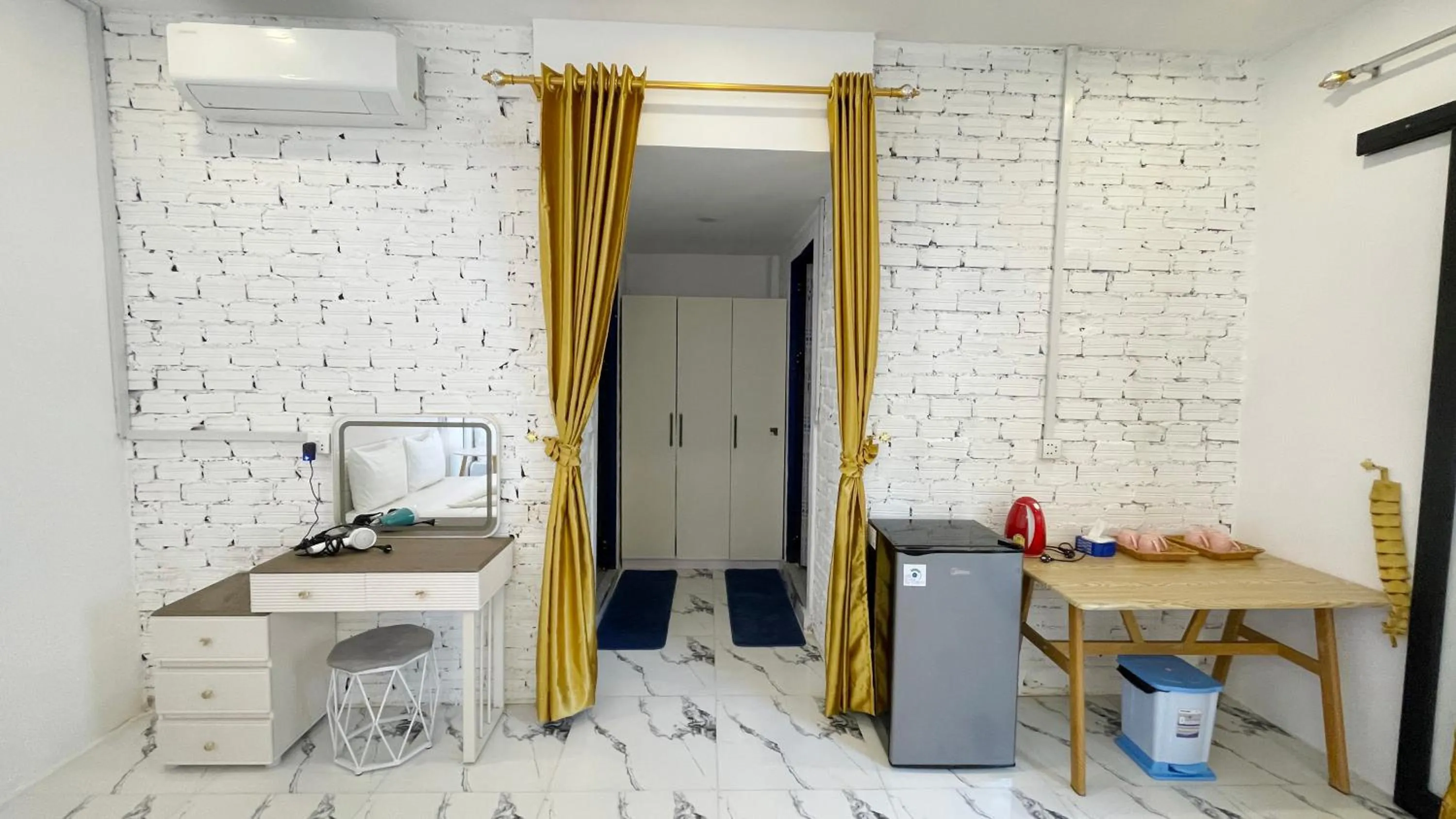 Photo of the whole room in Koh Rong Beach Hostel and Bungalows