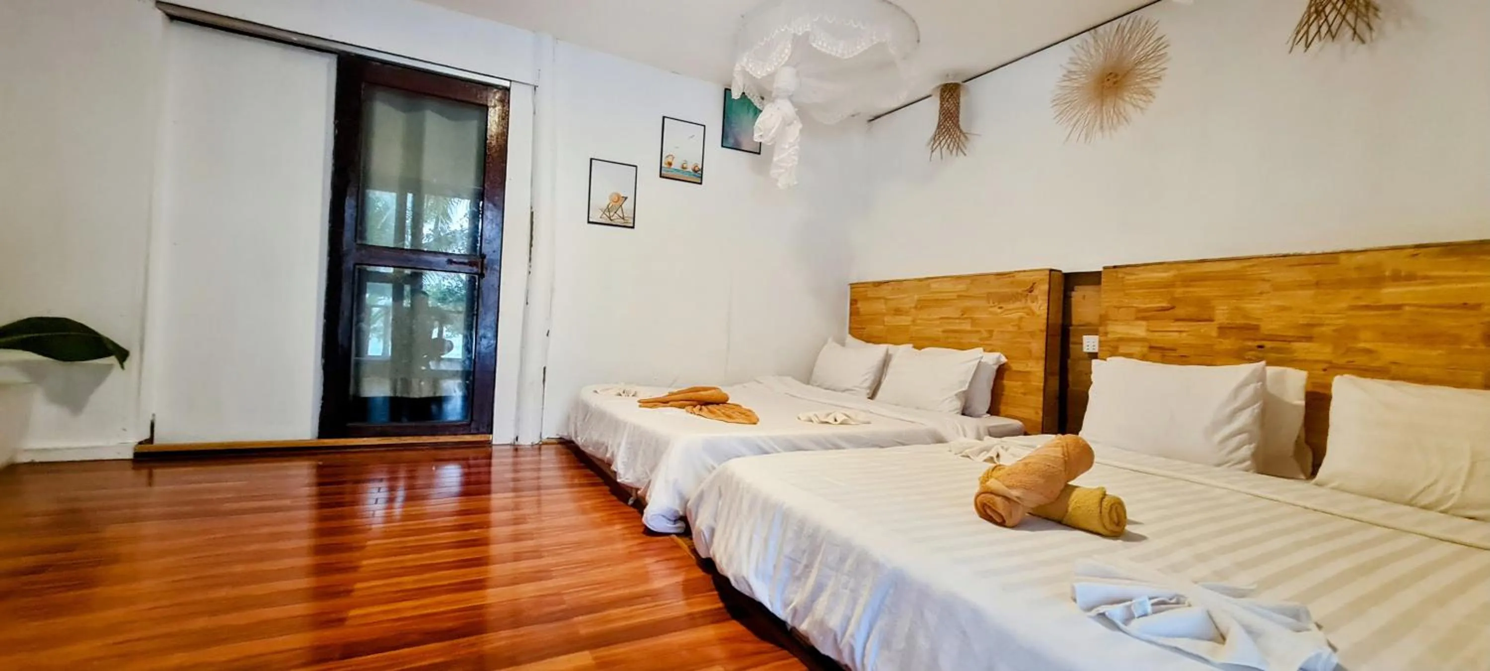 Bedroom, Bed in Koh Rong Beach Hostel and Bungalows