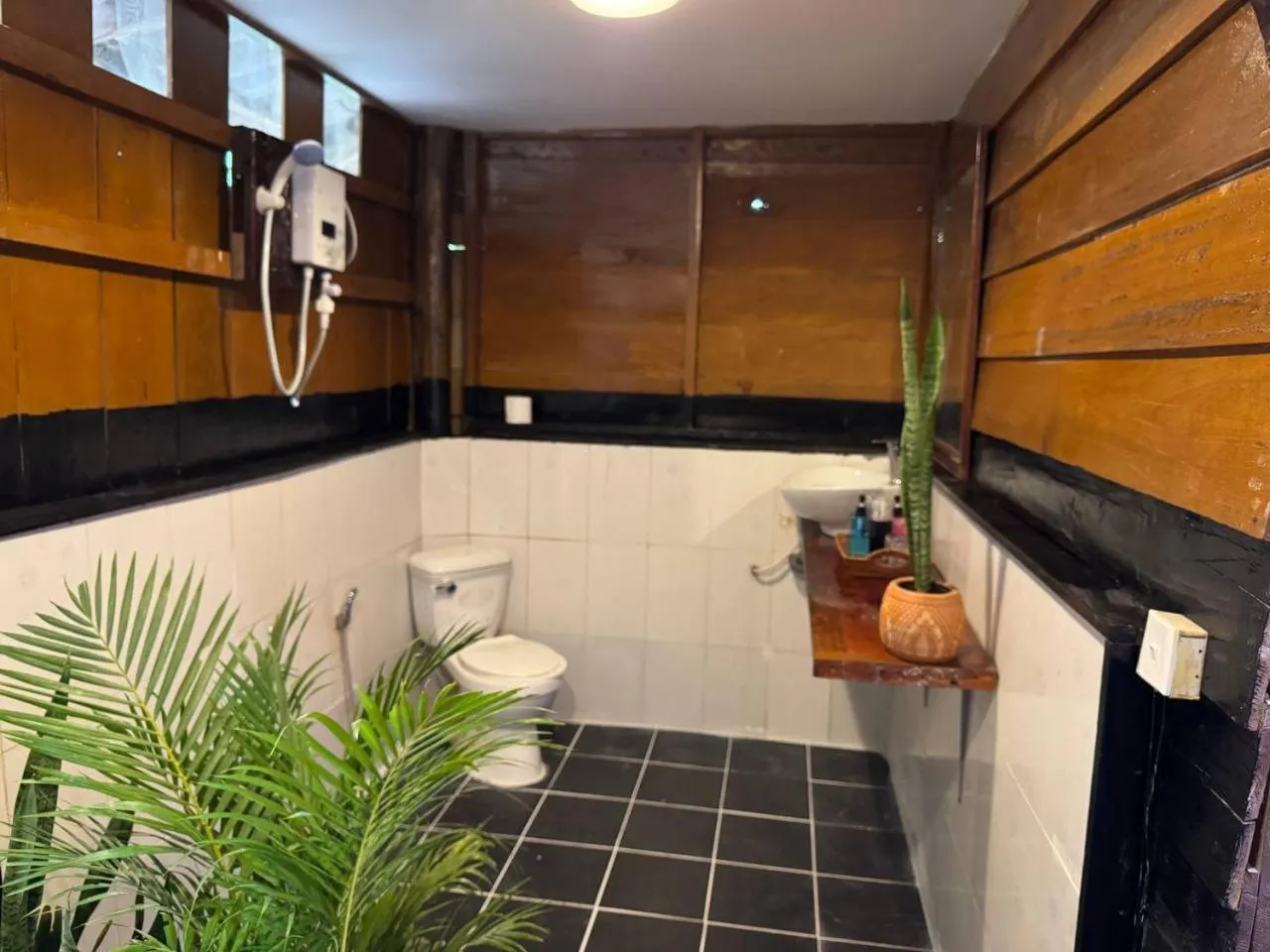 Toilet in Koh Rong Beach Hostel and Bungalows