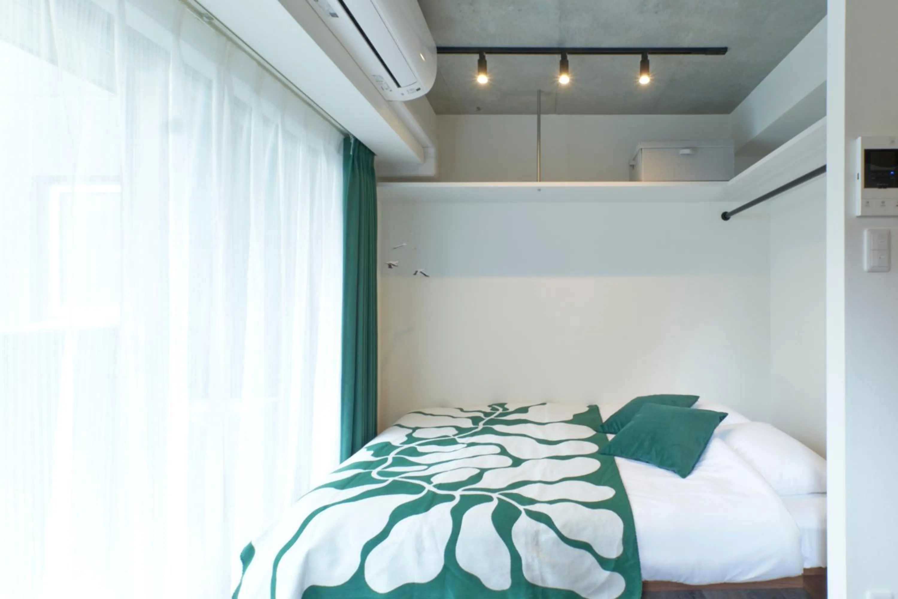 Bed in MATSUMIZAKA Hill by Tranova