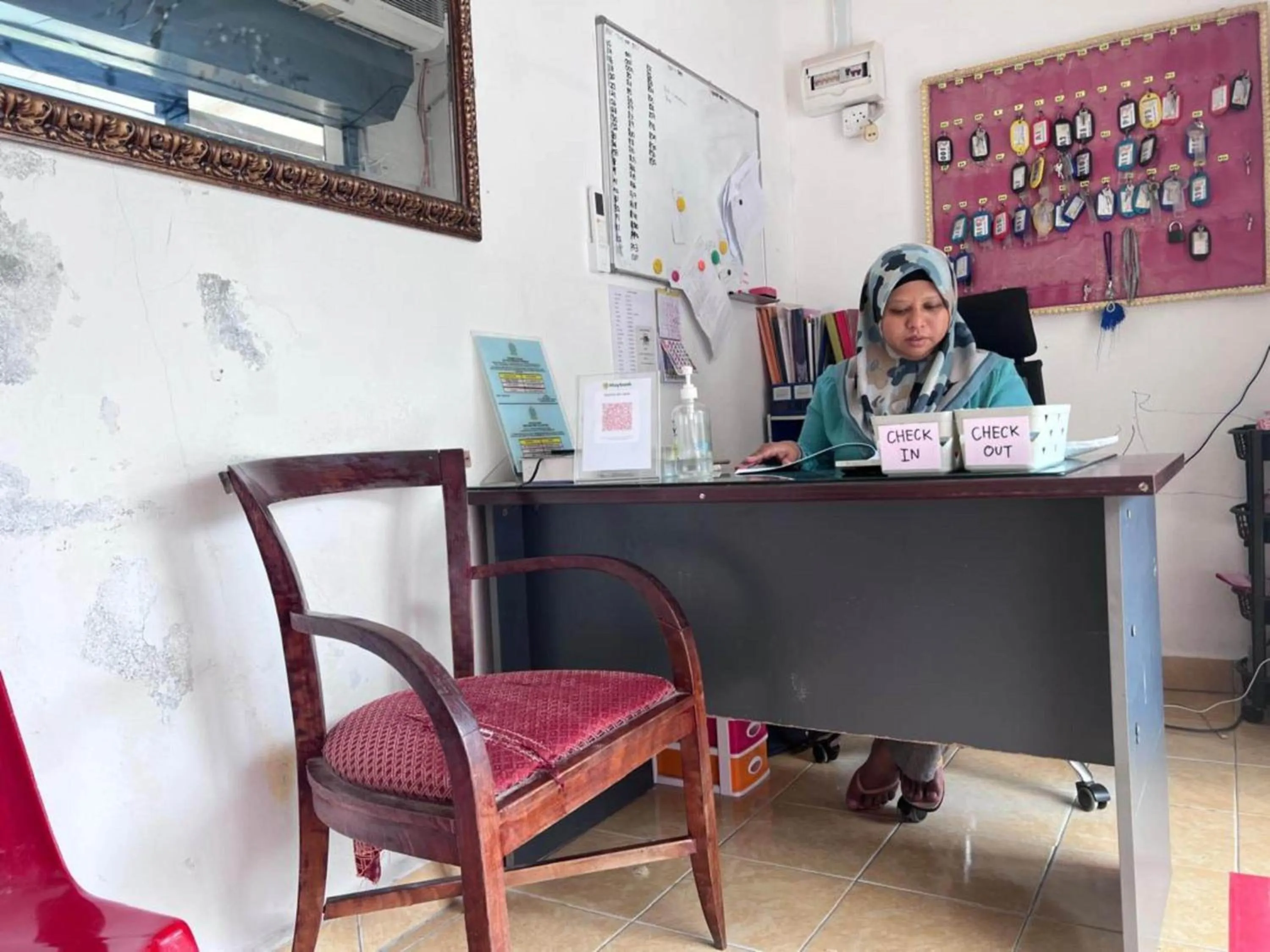 Lobby or reception in OYO 90981 Chenang Rest House 1