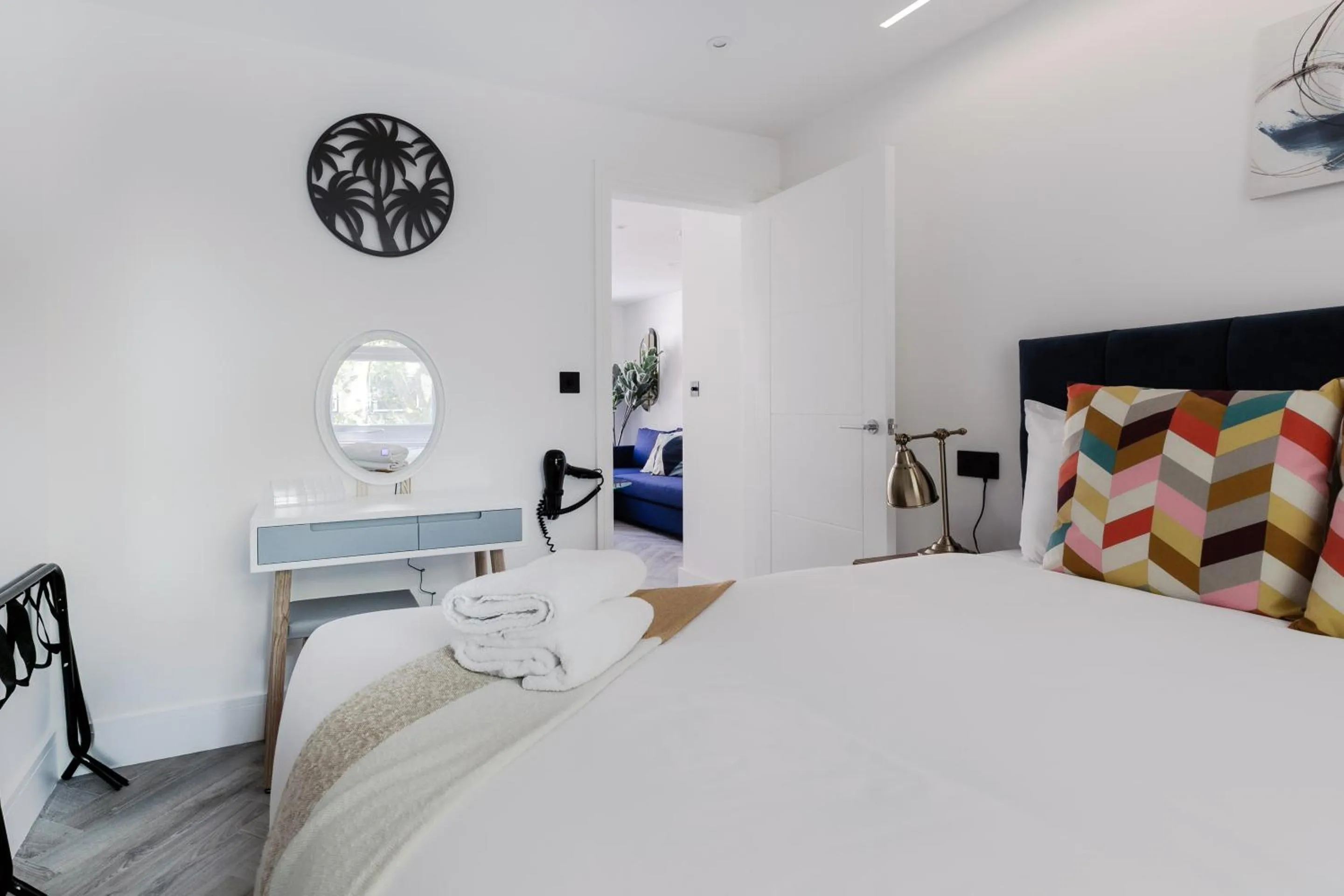 Bedroom, Bed in Comfortable Apartments near Harrods