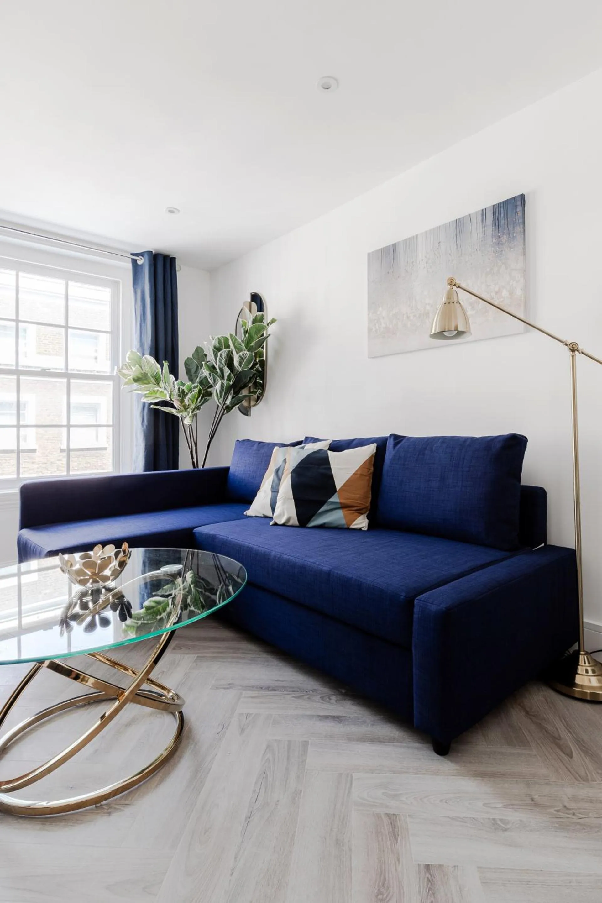 Living room in Comfortable Apartments near Harrods
