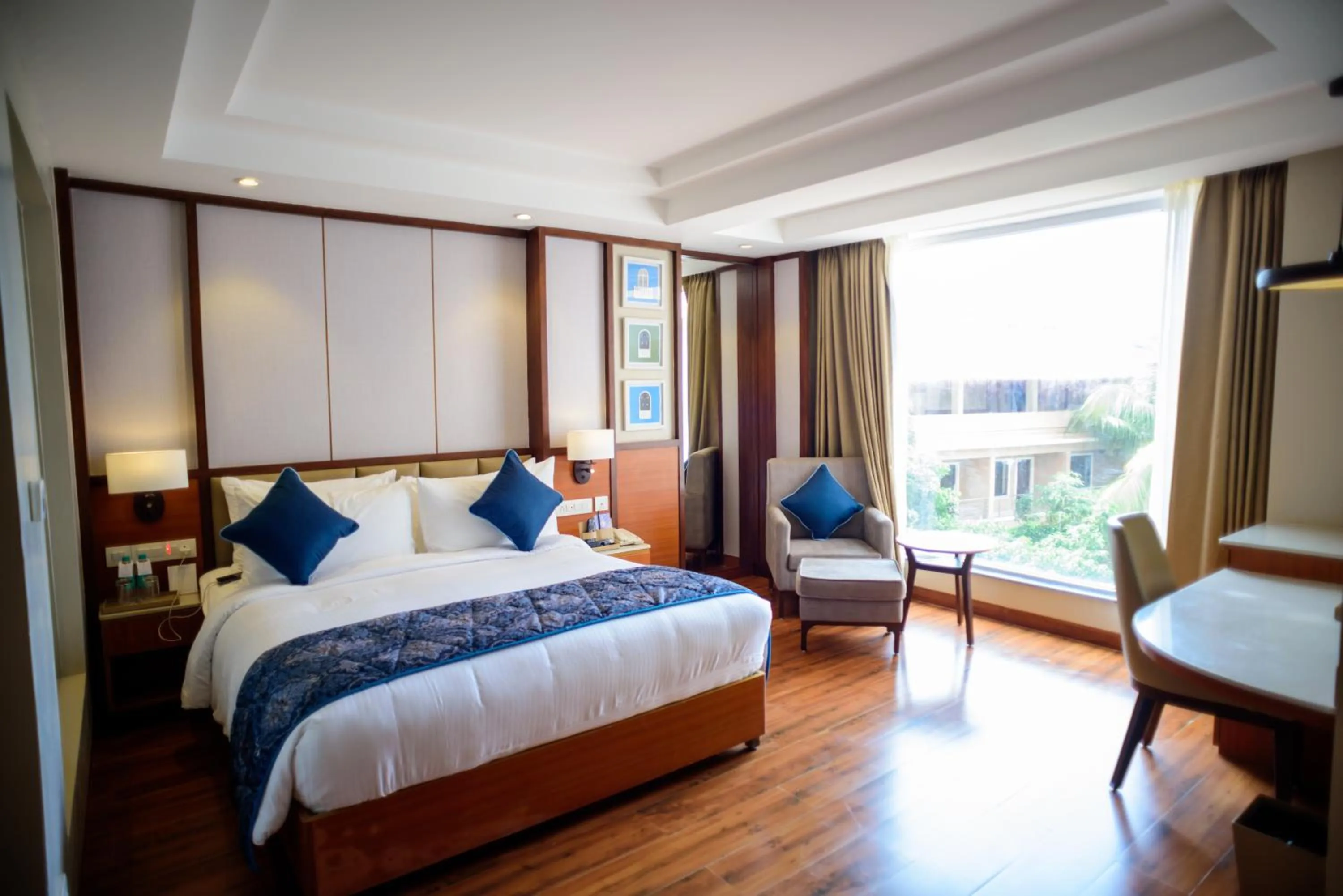 Living room, Bed in Fortune Select Candolim, Goa - Member ITC Hotels' Group