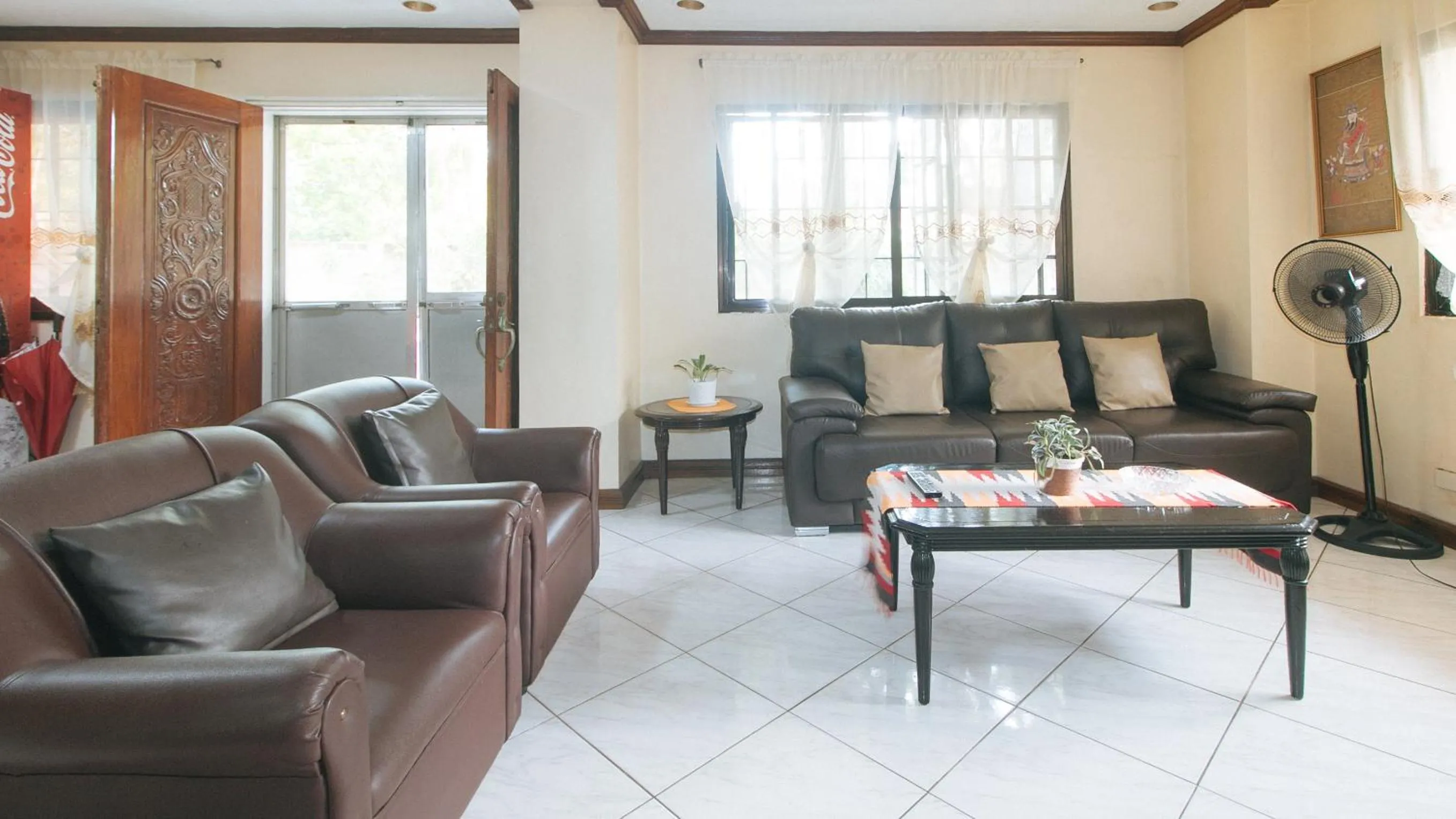 Lobby or reception in RedDoorz @ Tondaligan Beach Hotel