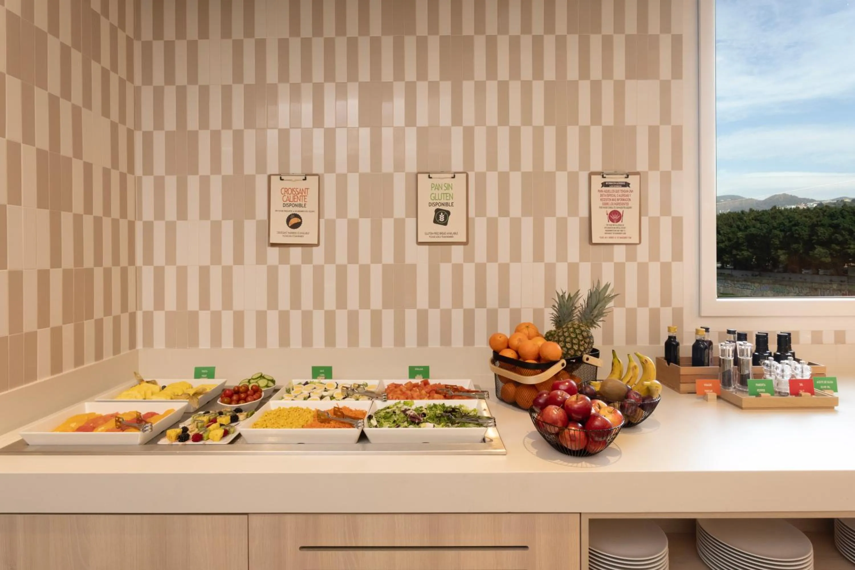 Breakfast in Hampton By Hilton Malaga Martiricos