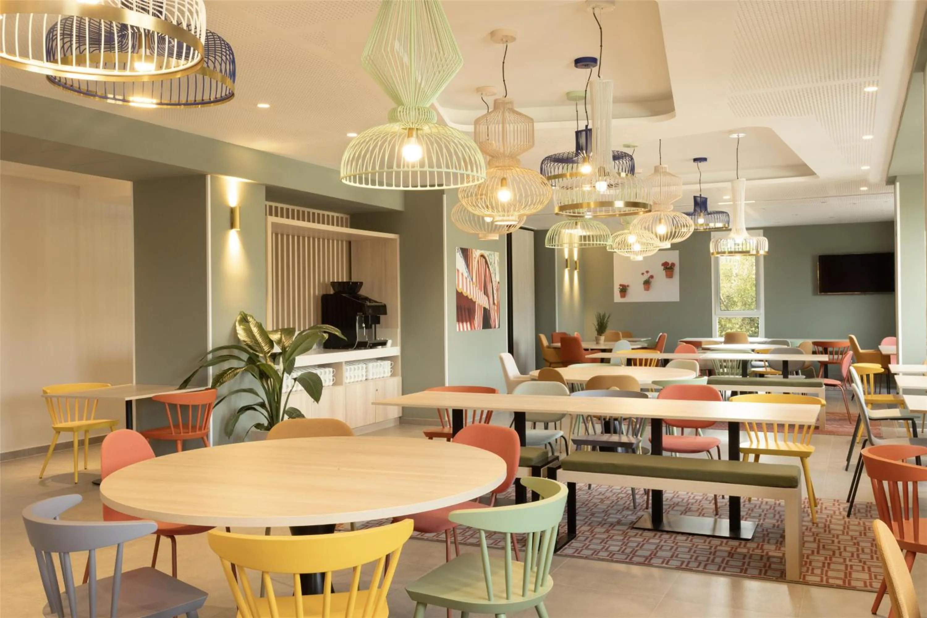 Restaurant/places to eat in Hampton By Hilton Malaga Martiricos