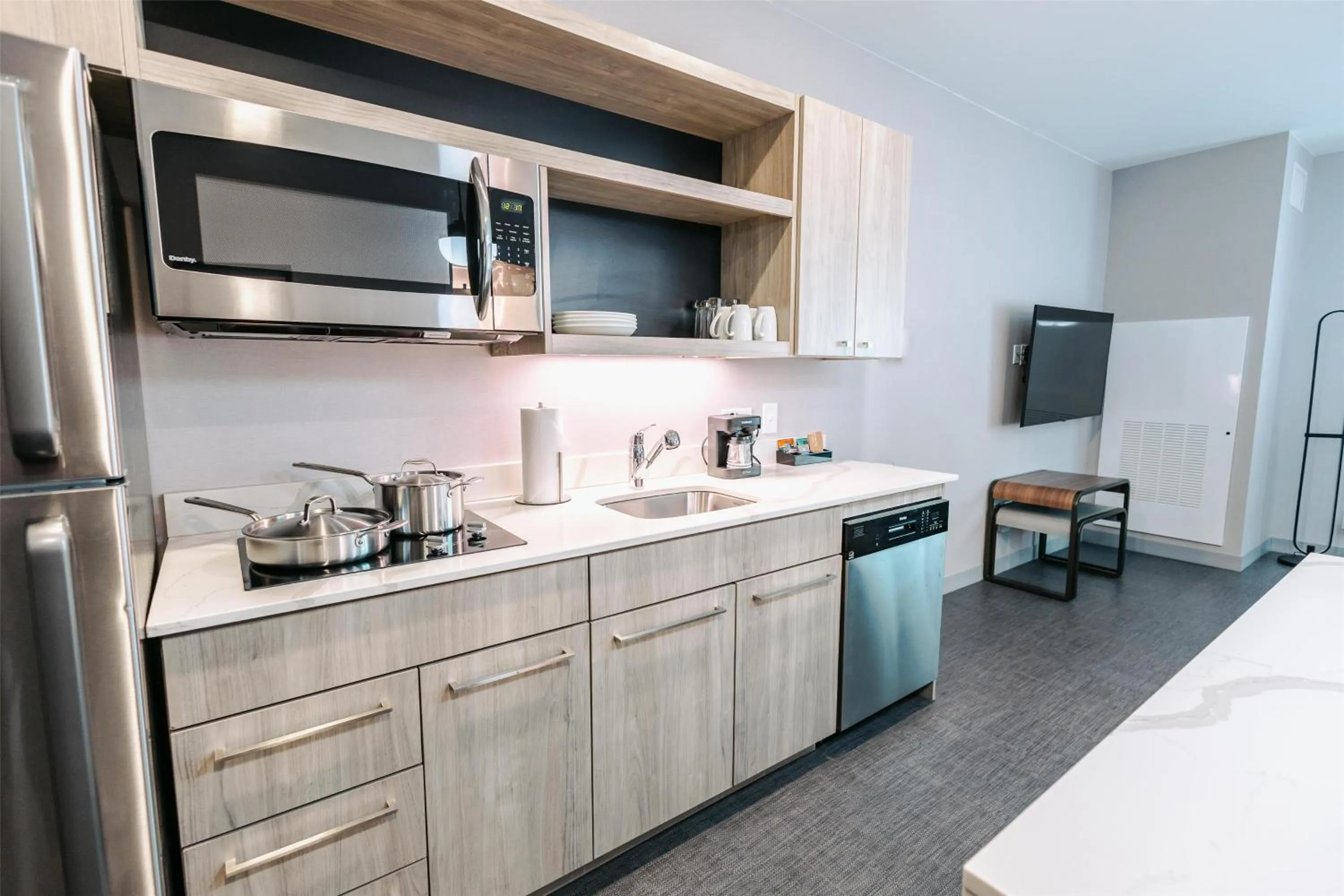 Kitchen or kitchenette in Homewood Suites By Hilton Buford Mall Of Ga