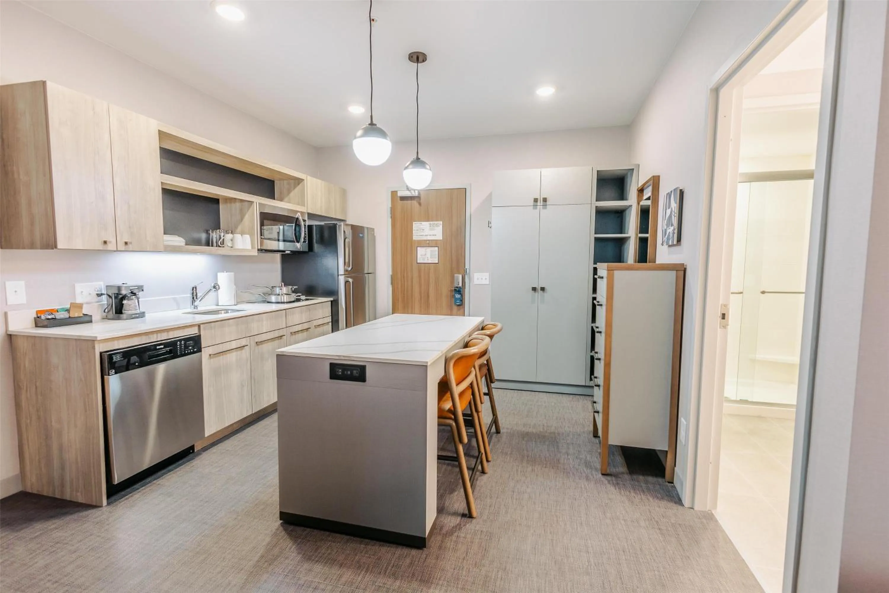 Kitchen or kitchenette in Homewood Suites By Hilton Buford Mall Of Ga