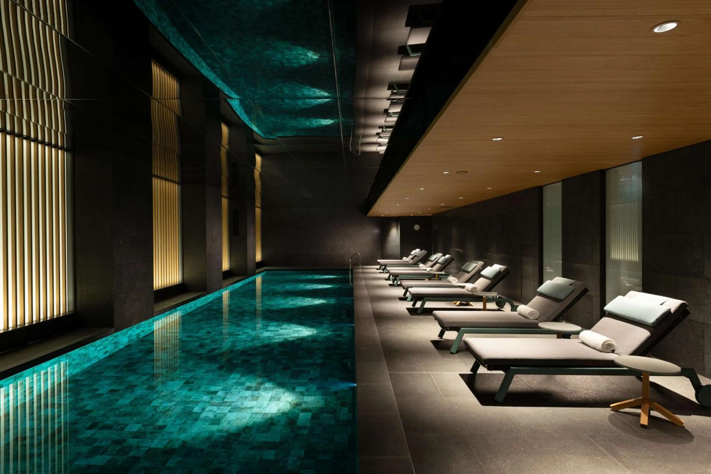Swimming pool in Hilton Kyoto