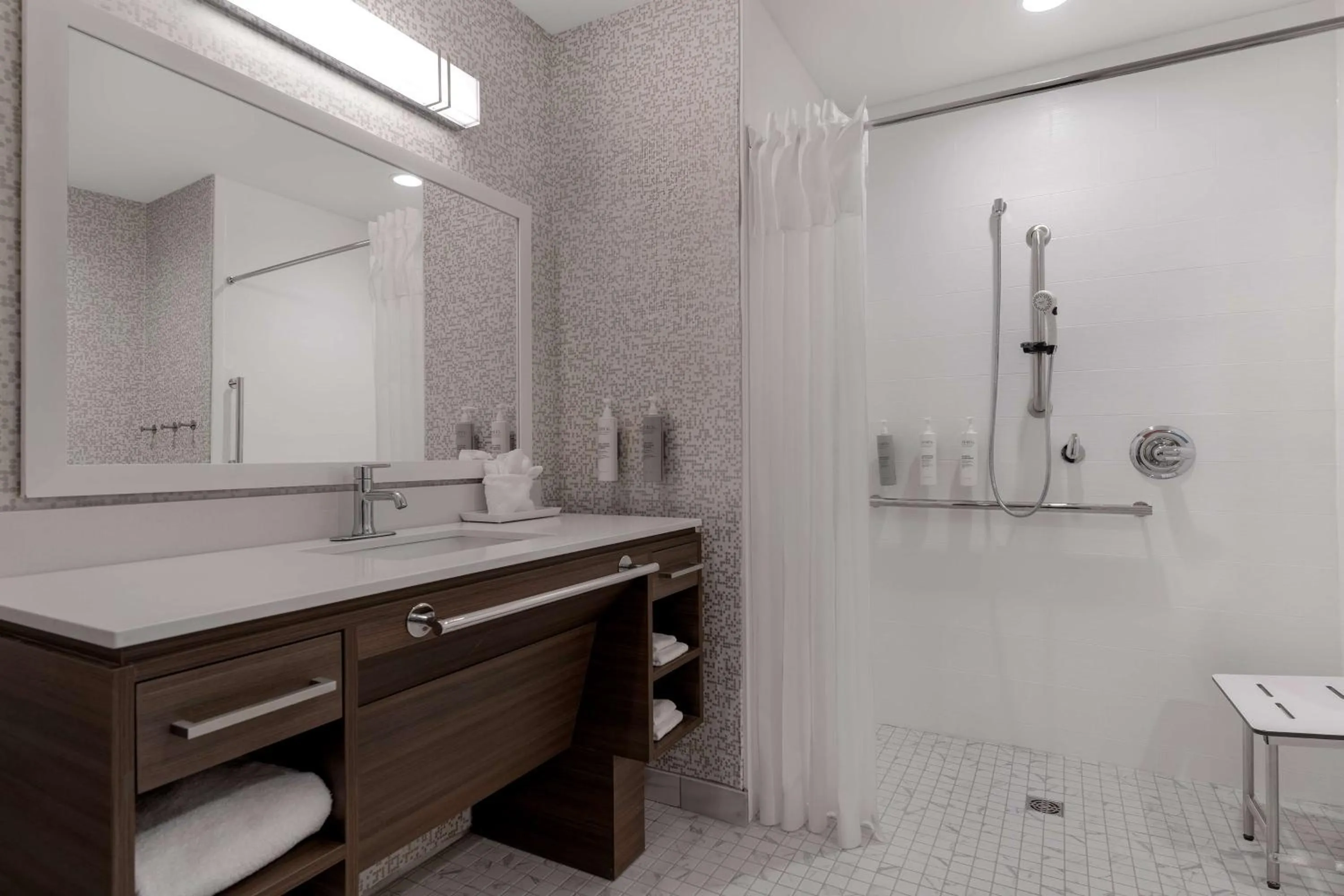 Bathroom in Home2 Suites By Hilton Kokomo