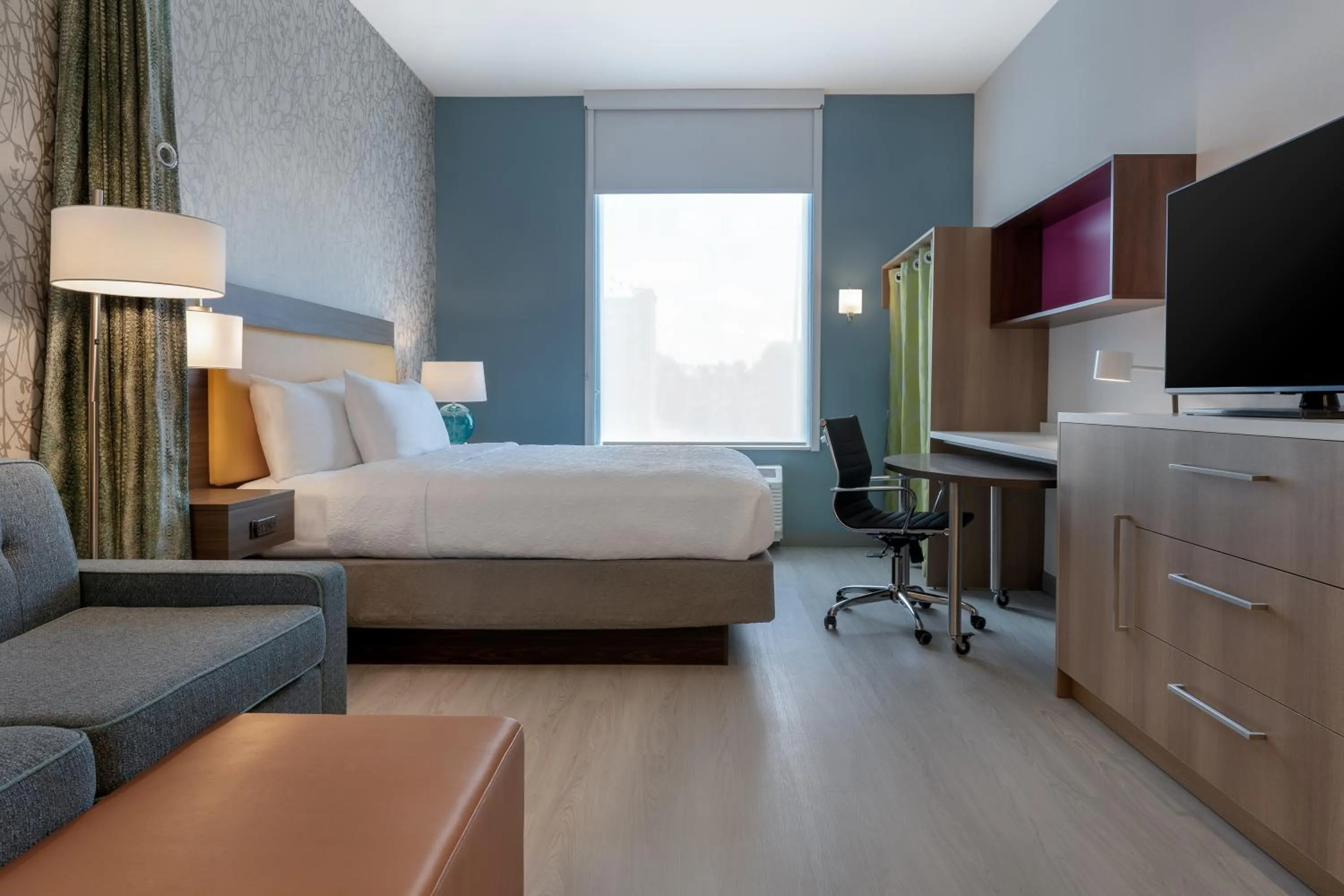 Bedroom, Bed in Home2 Suites By Hilton Kokomo