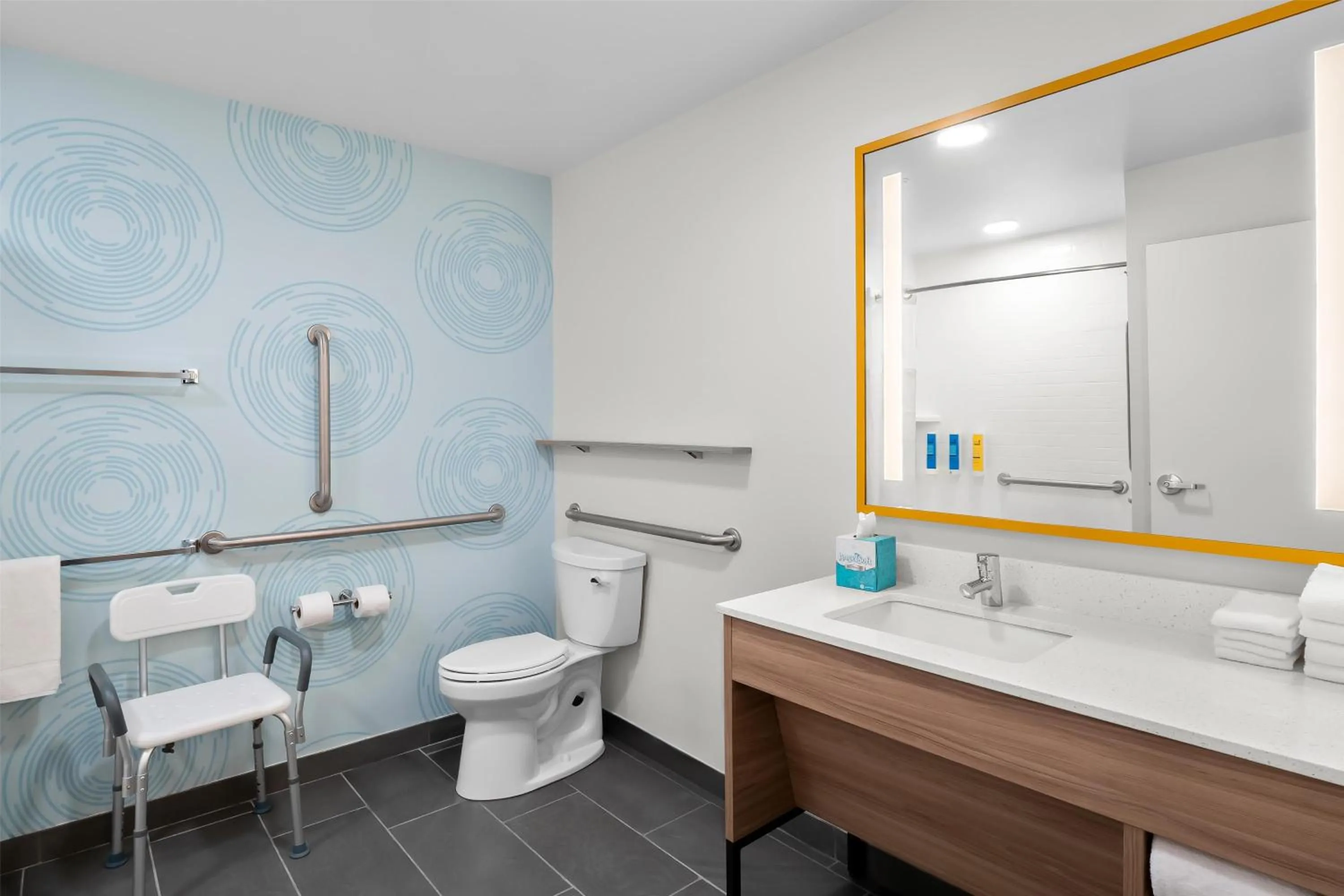 Bathroom in Tru By Hilton Wauseon