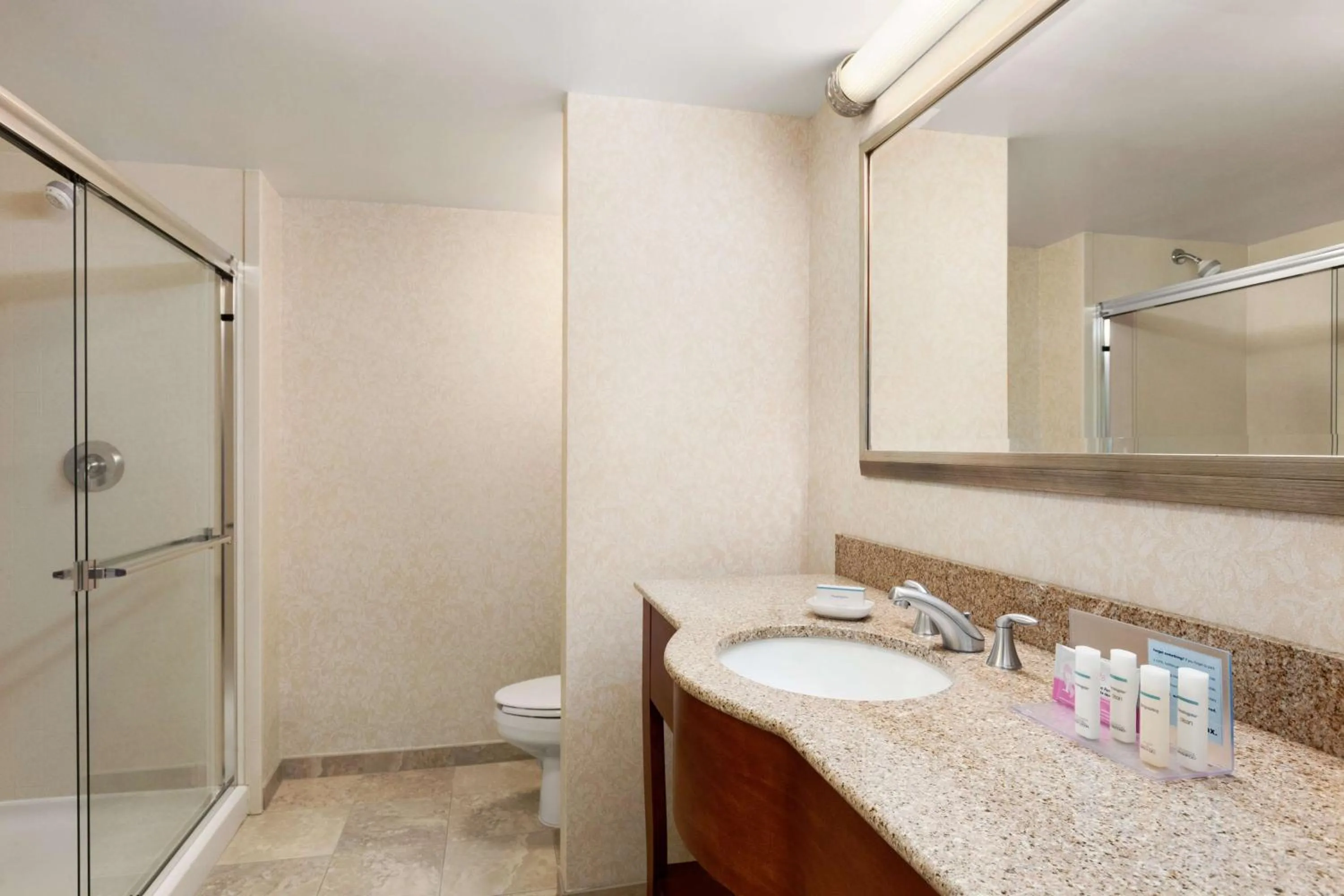 Bed in Hampton Inn Warrenton, Va