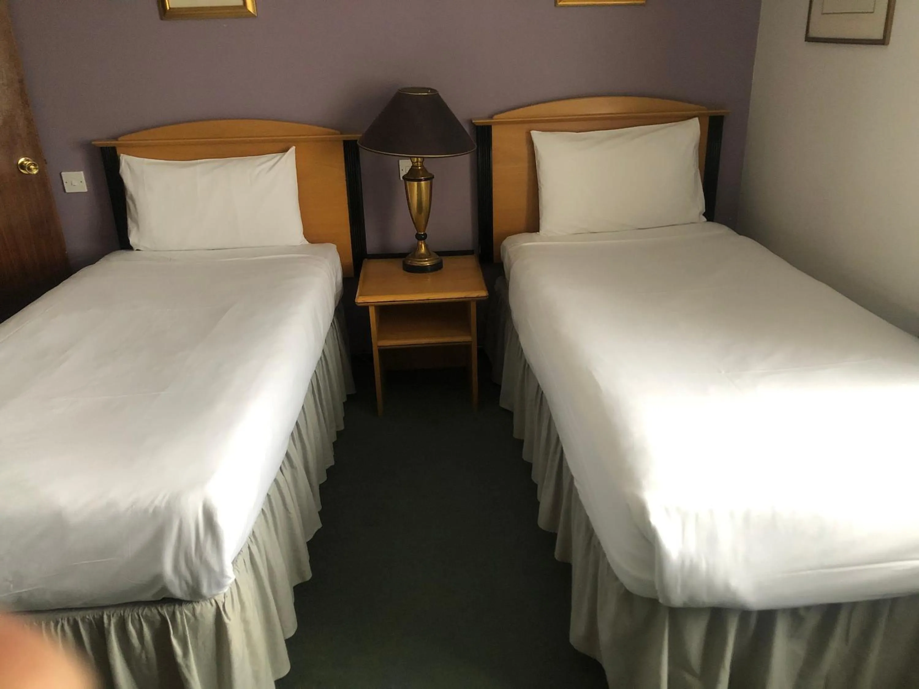 Bedroom, Bed in Redwings Lodge Sawtry Huntingdon