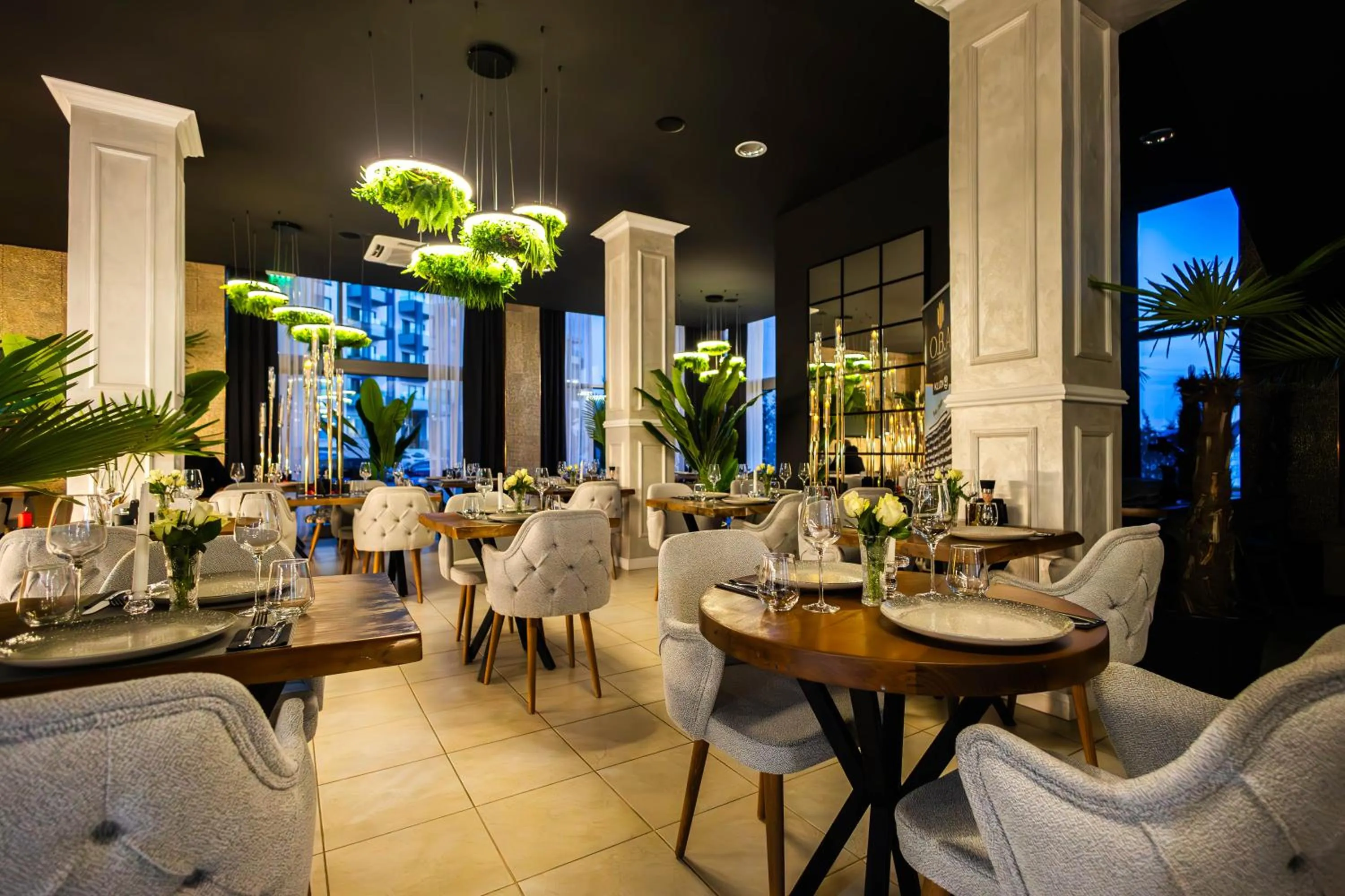 Restaurant/places to eat in OBA LUXURY BOUTIQUE