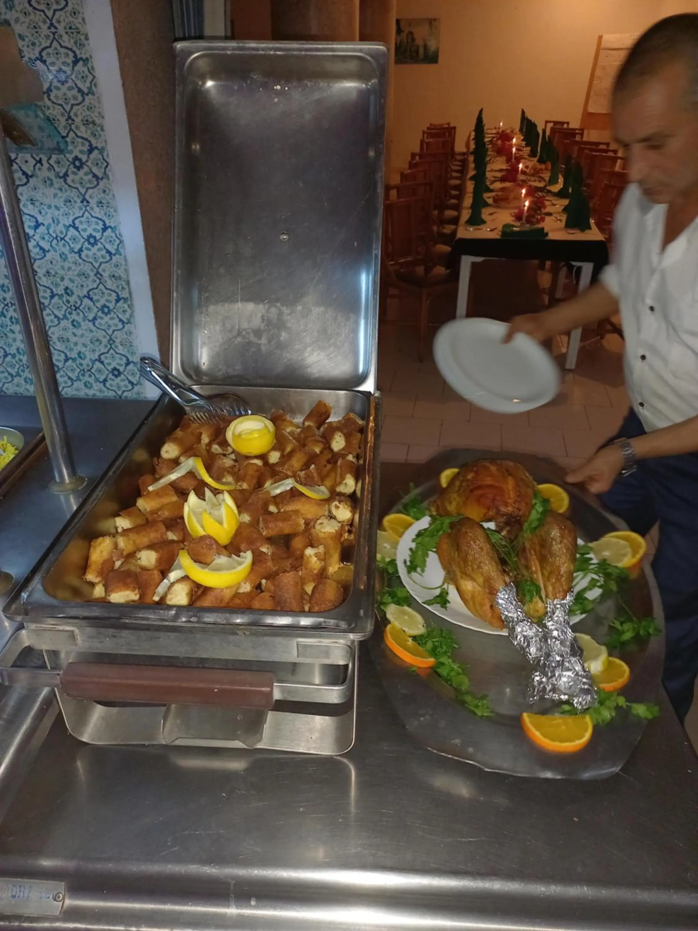 Restaurant/places to eat in Hotel Le Khalife