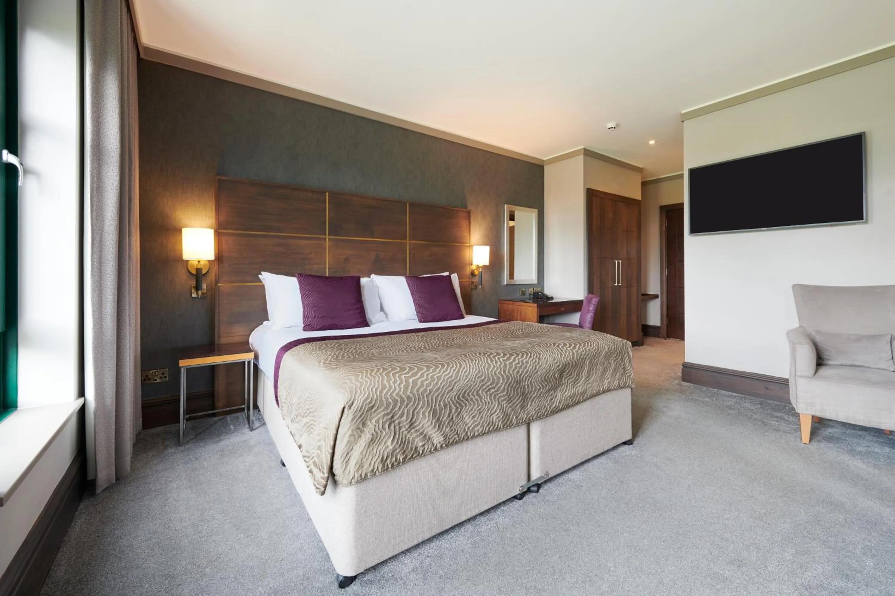 Bed in Aldwark Manor Estate