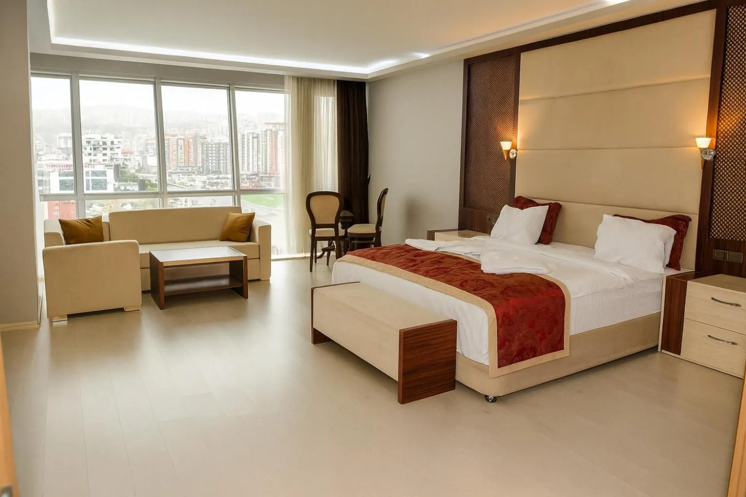 Bedroom, Bed in Cevaher Hotel & Suıtes