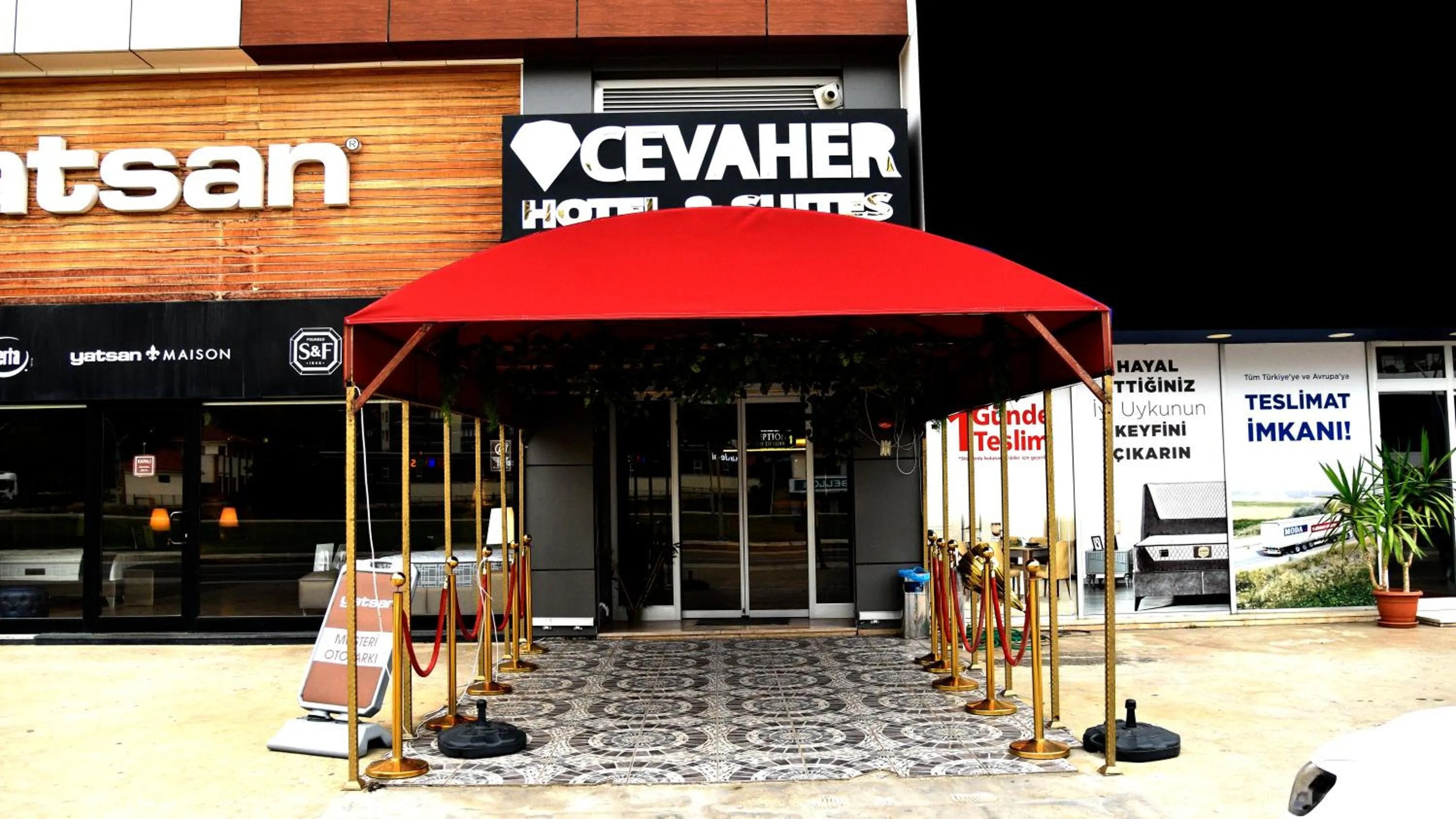 Facade/entrance in Cevaher Hotel & Suıtes