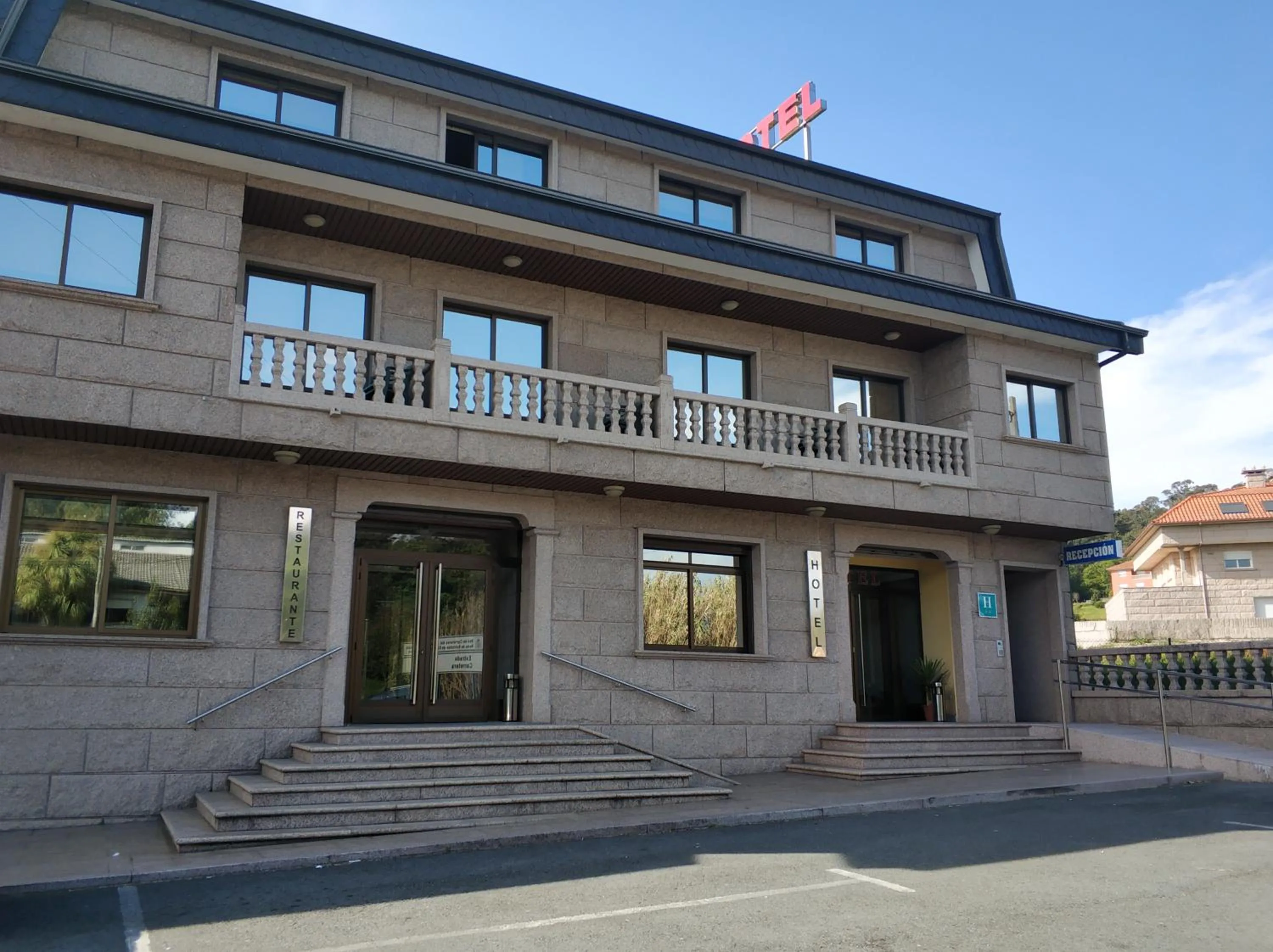 Property building in Hotel Avión by Bossh! Hotels