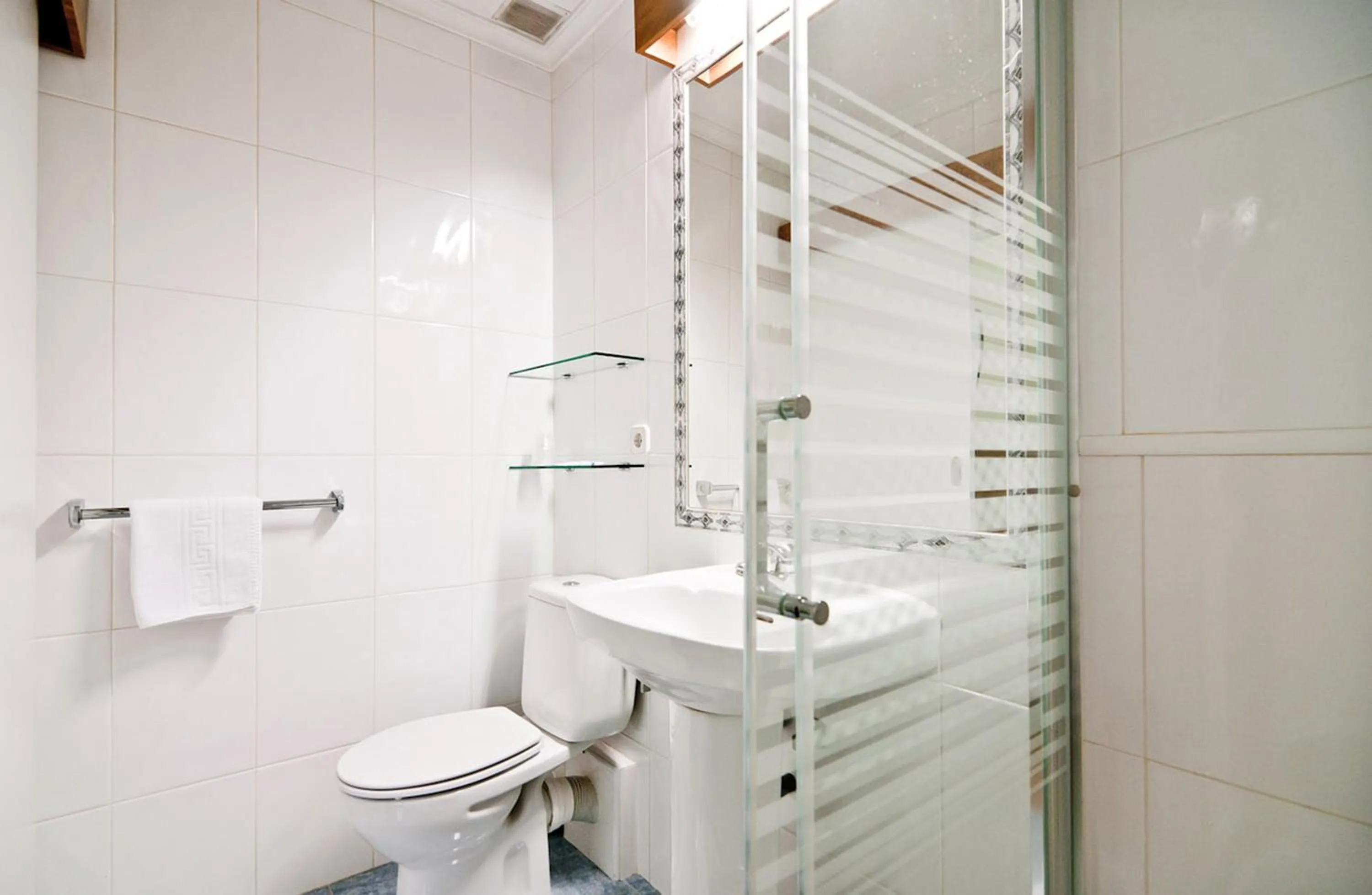 Bathroom in Hostal Asunción