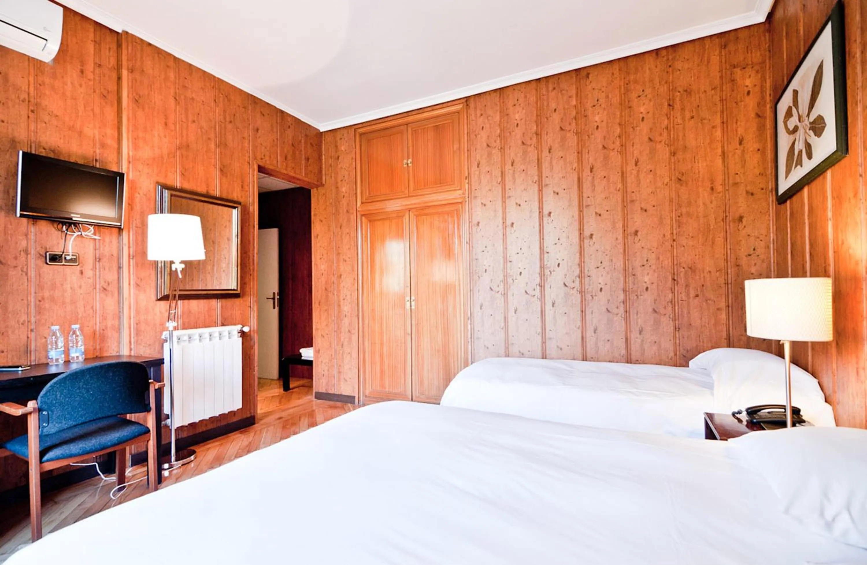 Photo of the whole room, Bed in Hostal Asunción