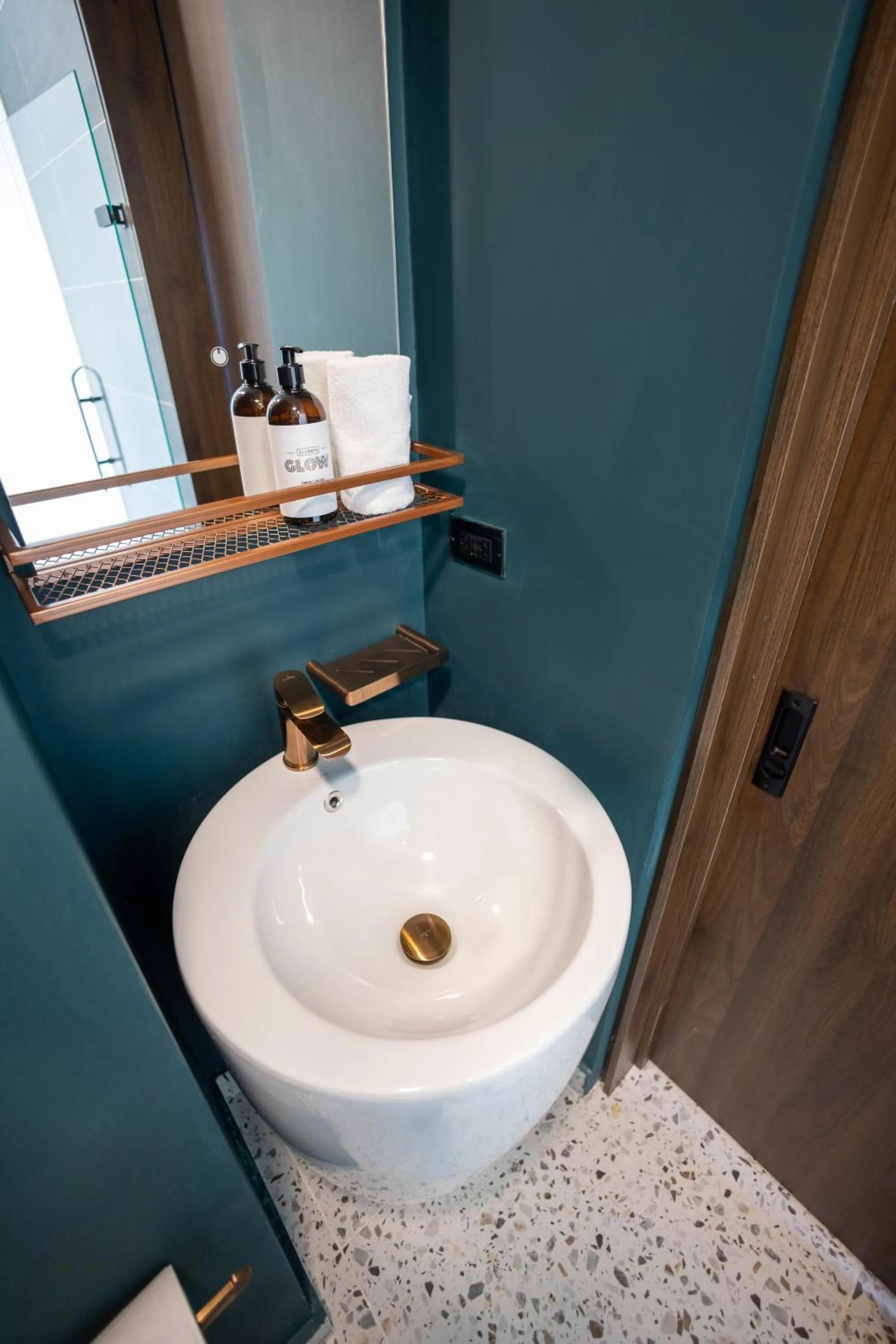 Bathroom in The O by Seekers Medellín