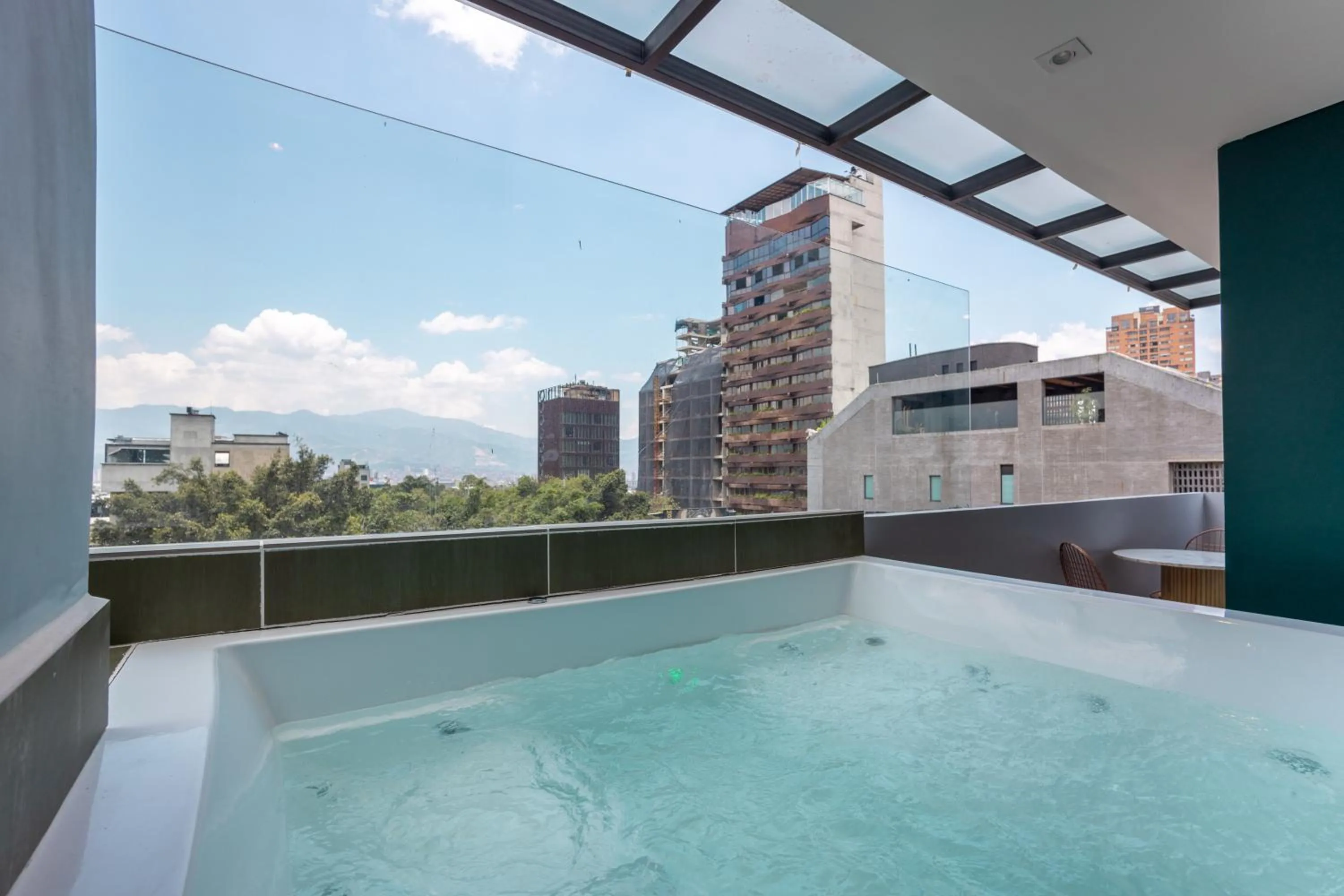 Bath in The O by Seekers Medellín