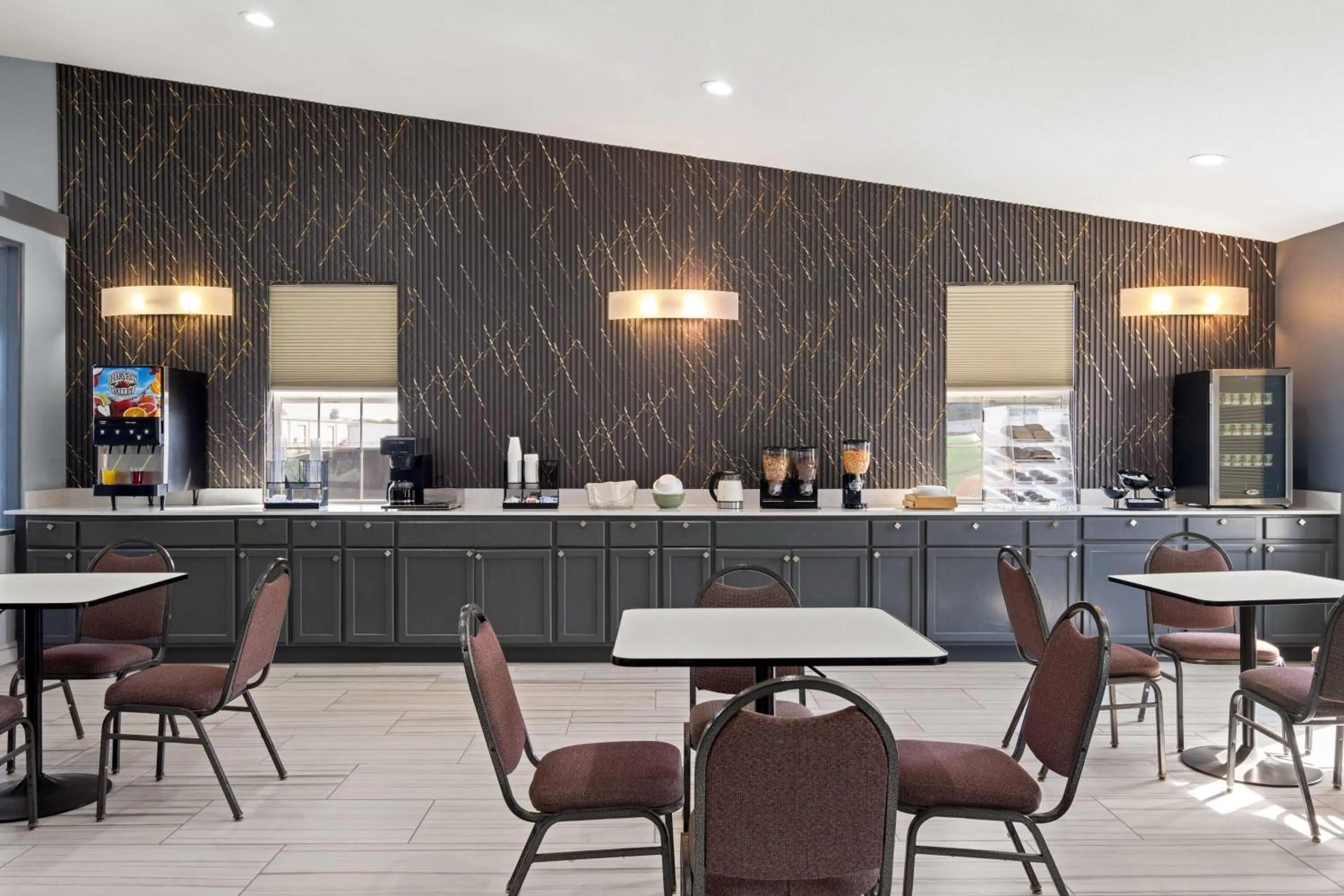 Breakfast in Super 8 by Wyndham Fort Wayne