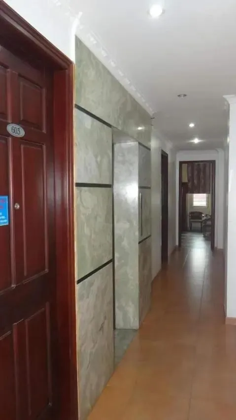 elevator in Vạn Xuân Hotel HN - by BAY LUXURY