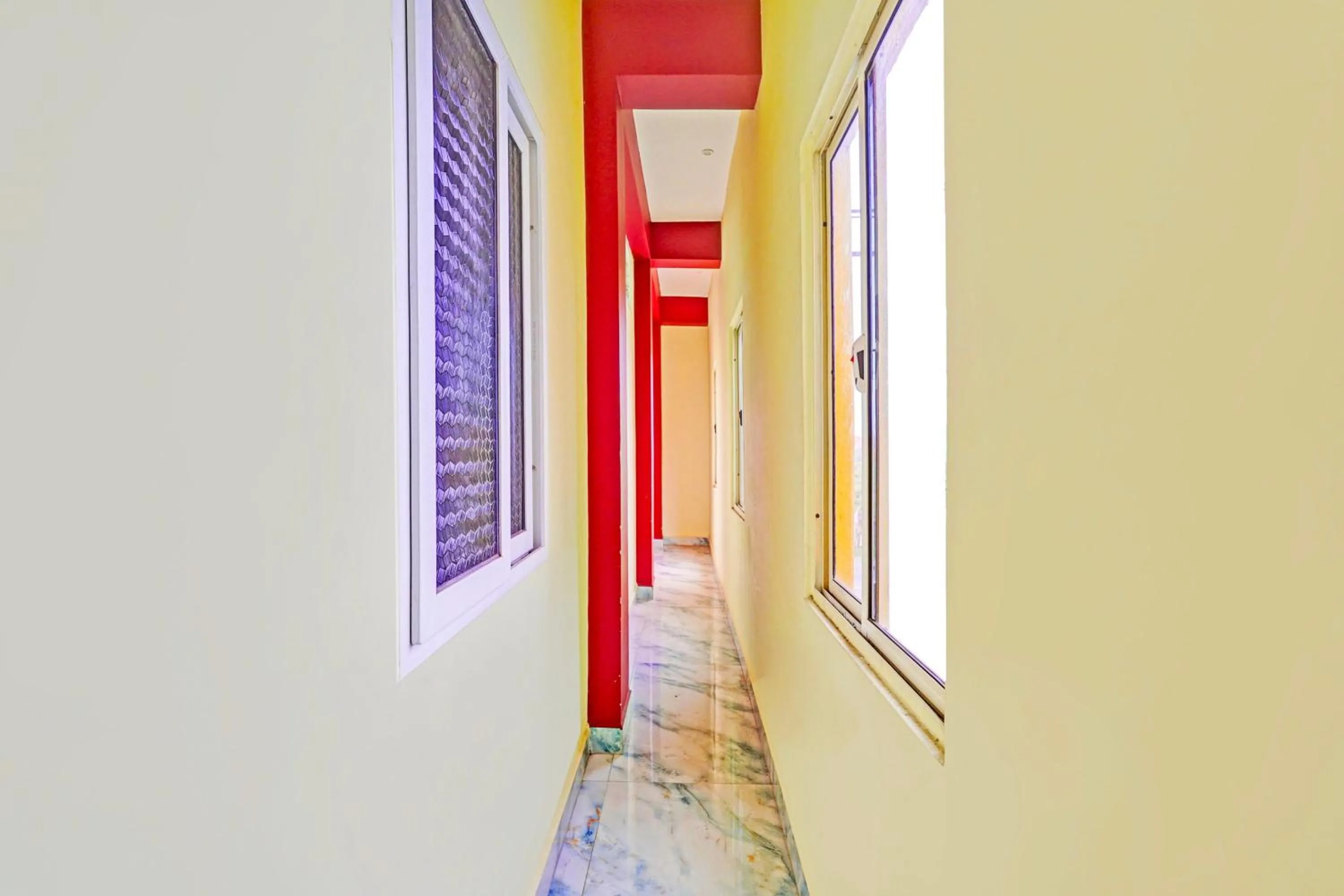 Lobby or reception in Hotel O by OYO LA VGA RESIDENCY